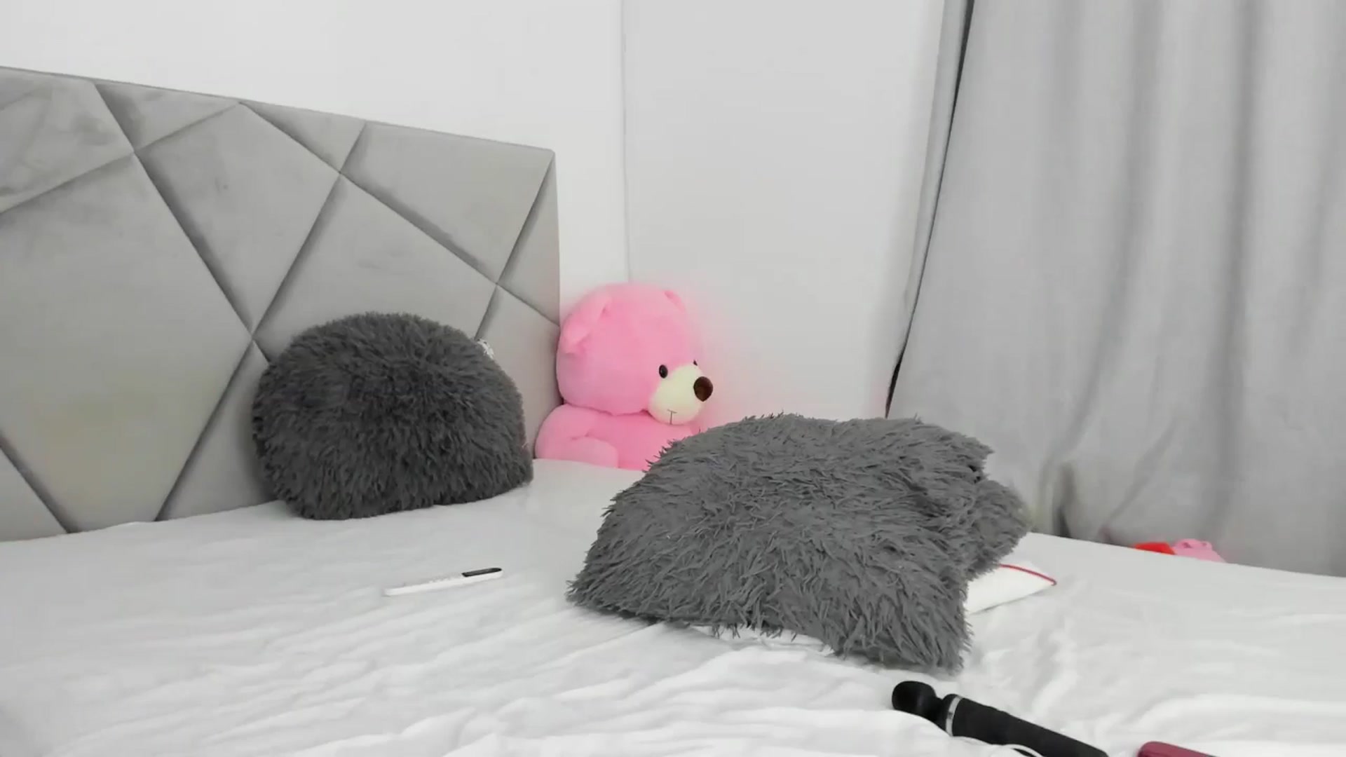 Gallery image thumbnail from BlueEyesLexy's myfreecams stream on, 08/05/2025, 11:14 image 12 of 20