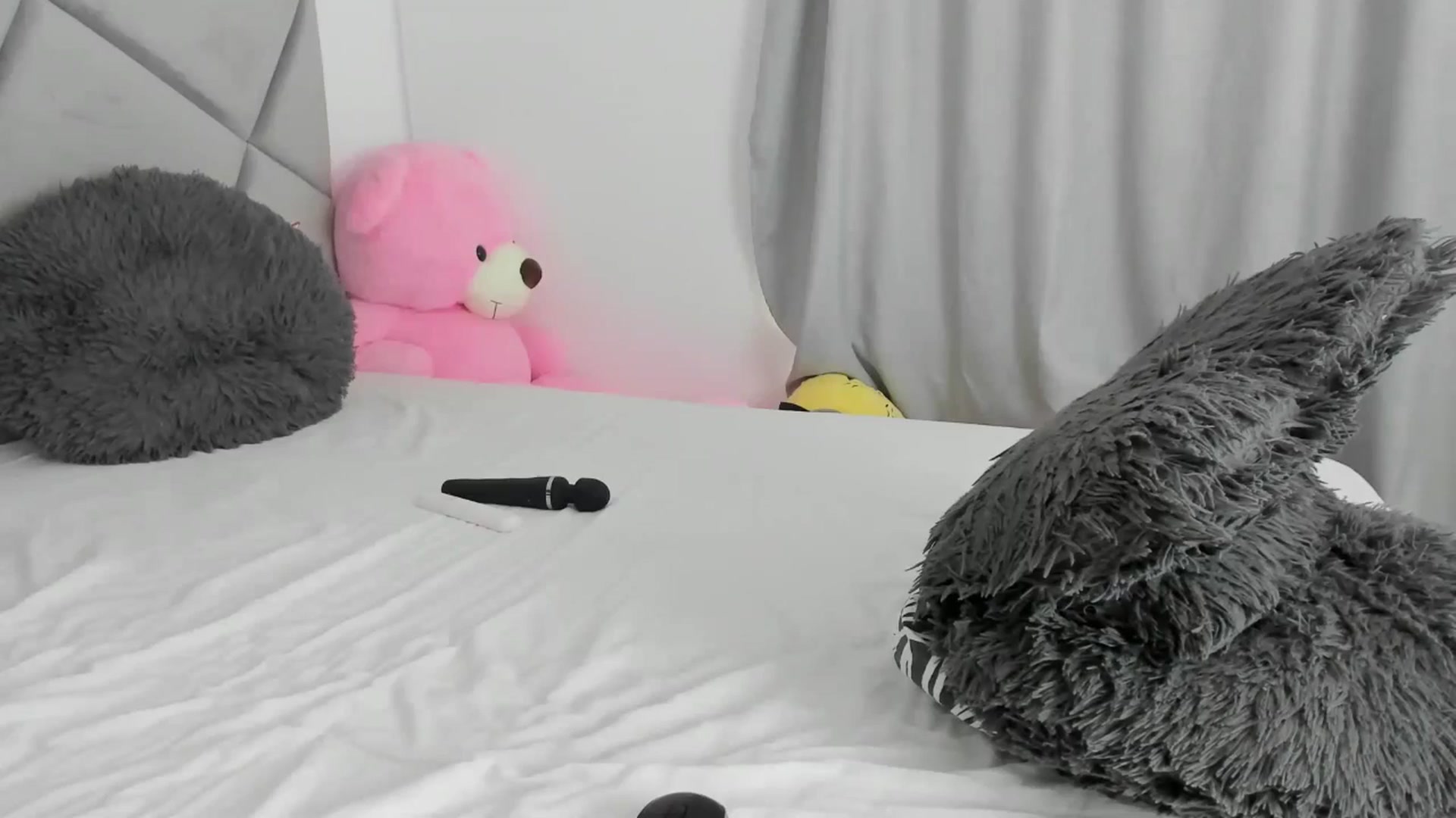 Gallery image thumbnail from BlueEyesLexy's myfreecams stream on, 08/07/2025, 10:35 image 16 of 20
