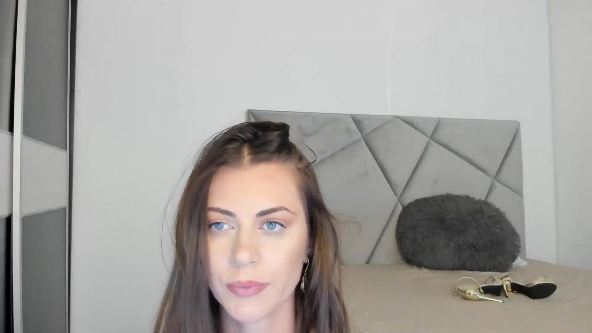 Gallery image thumbnail from BlueEyesLexy's myfreecams stream on, 08/26/2025, 12:07 image 18 of 20
