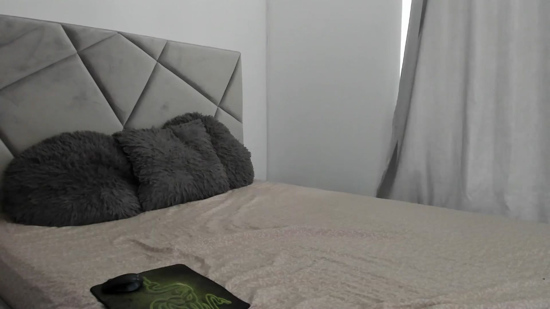 Gallery image thumbnail from BlueEyesLexy's myfreecams stream on, 08/27/2025, 08:56 image 4 of 20