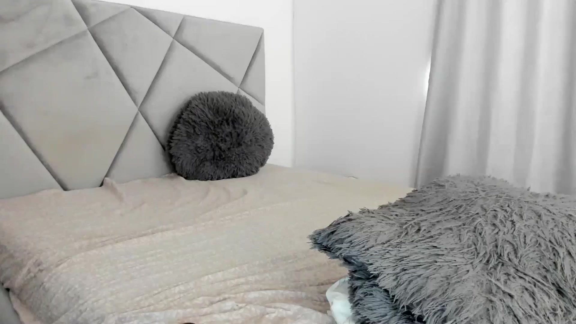 Gallery image thumbnail from BlueEyesLexy's myfreecams stream on, 09/03/2025, 12:33 image 1 of 20