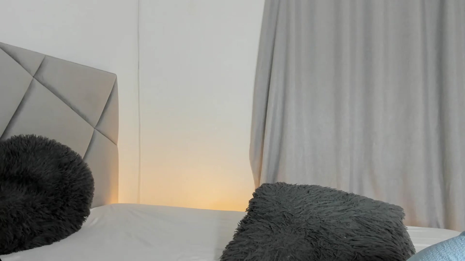 Gallery image thumbnail from BlueEyesLexy's myfreecams stream on, 10/29/2025, 13:28 image 12 of 20