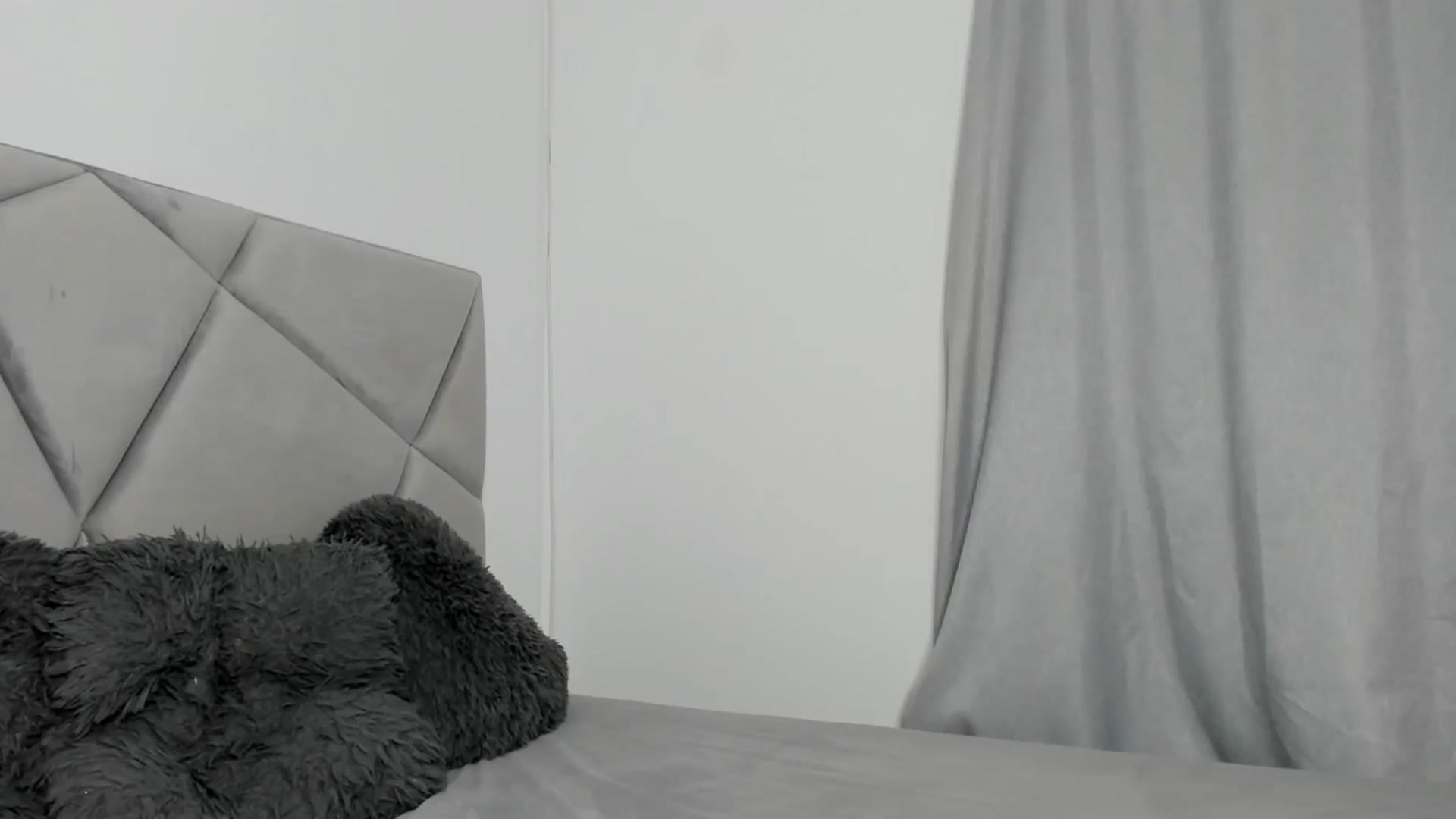 Gallery image thumbnail from BlueEyesLexy's myfreecams stream on, 11/16/2025, 10:02 image 14 of 20