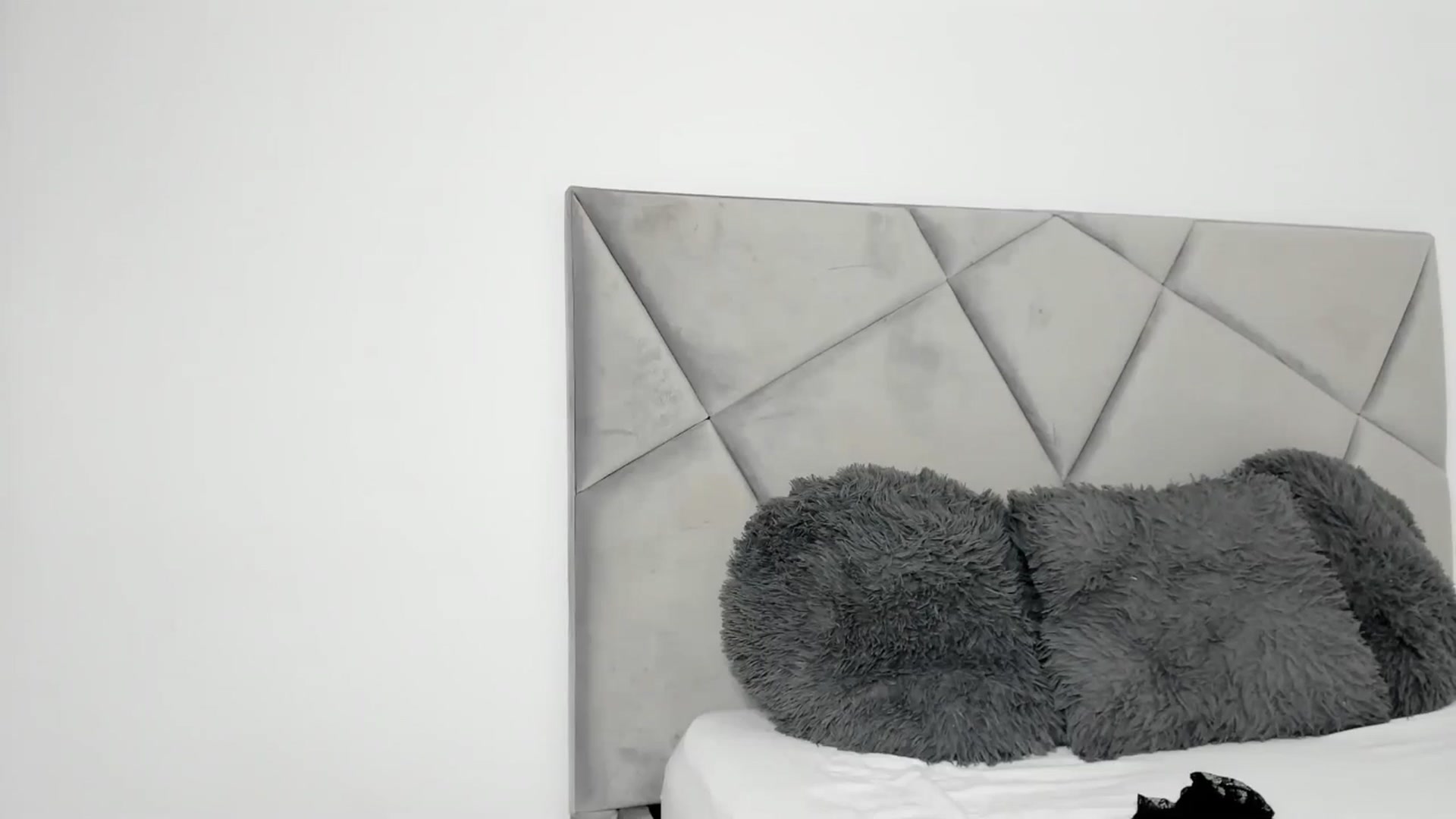 Gallery image thumbnail from BlueEyesLexy's myfreecams stream on, 11/17/2025, 09:48 image 6 of 20
