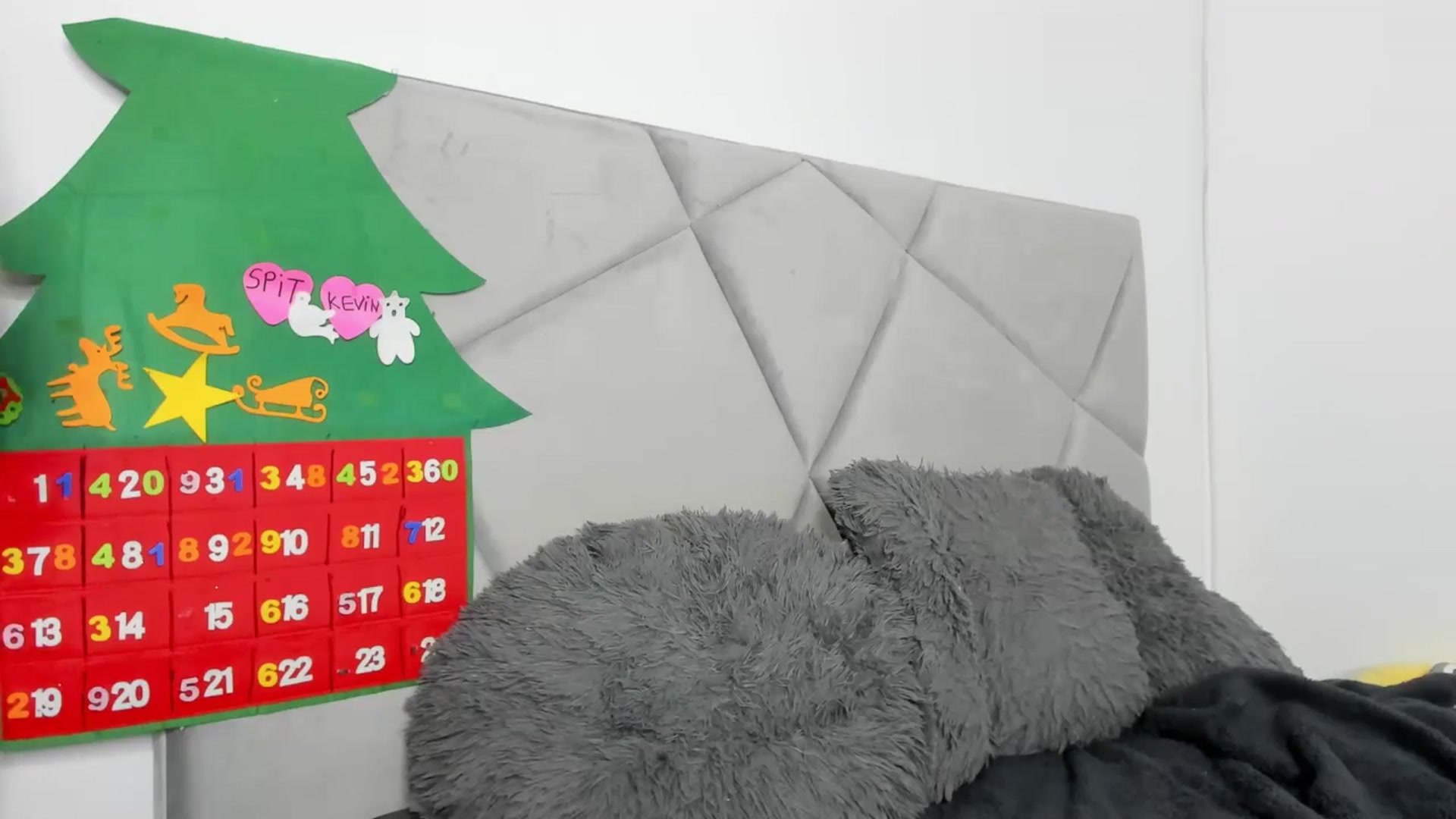 Gallery image thumbnail from BlueEyesLexy's myfreecams stream on, 12/01/2025, 13:33 image 19 of 20