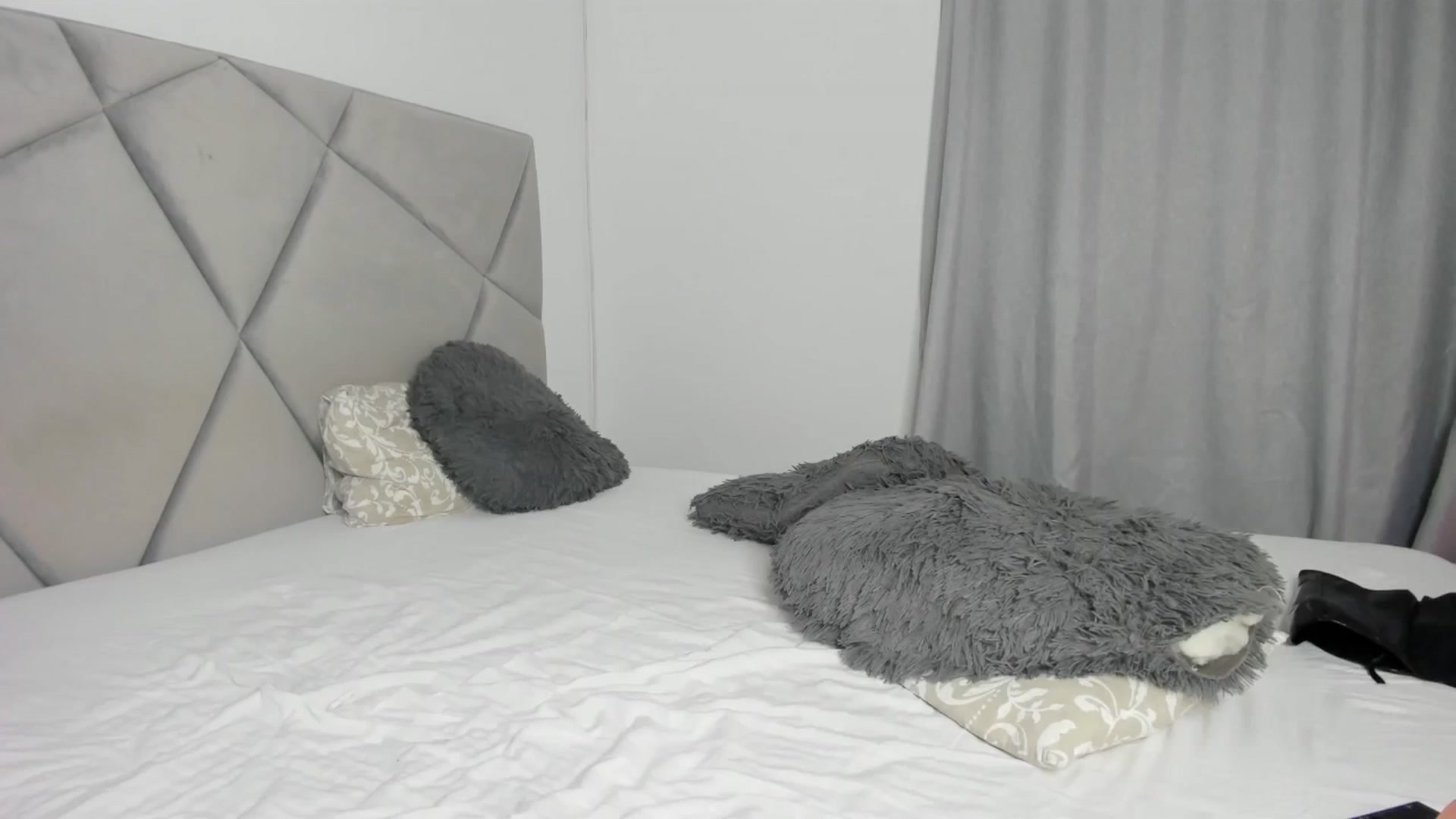 Gallery image thumbnail from BlueEyesLexy's myfreecams stream on, 12/17/2025, 16:28 image 1 of 20