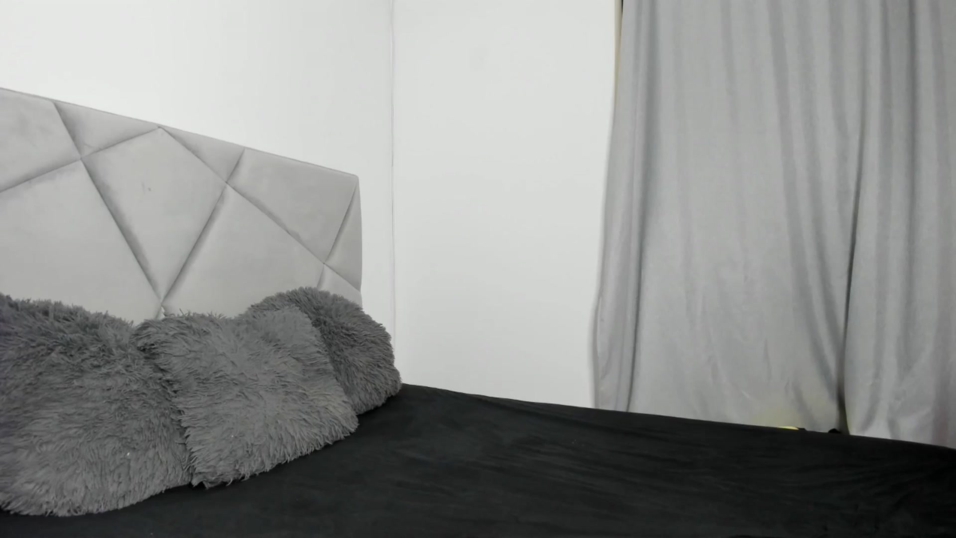 Gallery image thumbnail from BlueEyesLexy's myfreecams stream on, 12/20/2025, 12:16 image 16 of 20