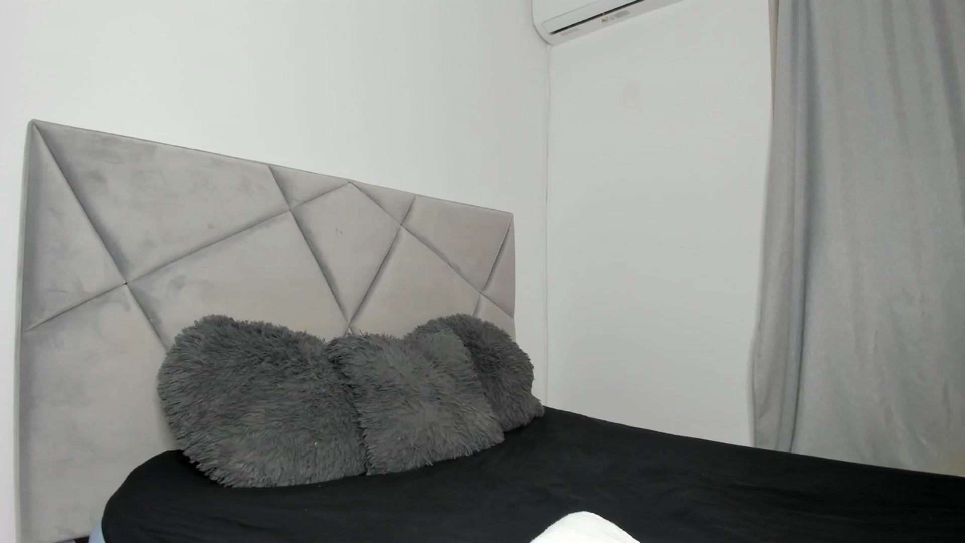 Gallery image thumbnail from BlueEyesLexy's myfreecams stream on, 12/20/2025, 12:16 image 19 of 20