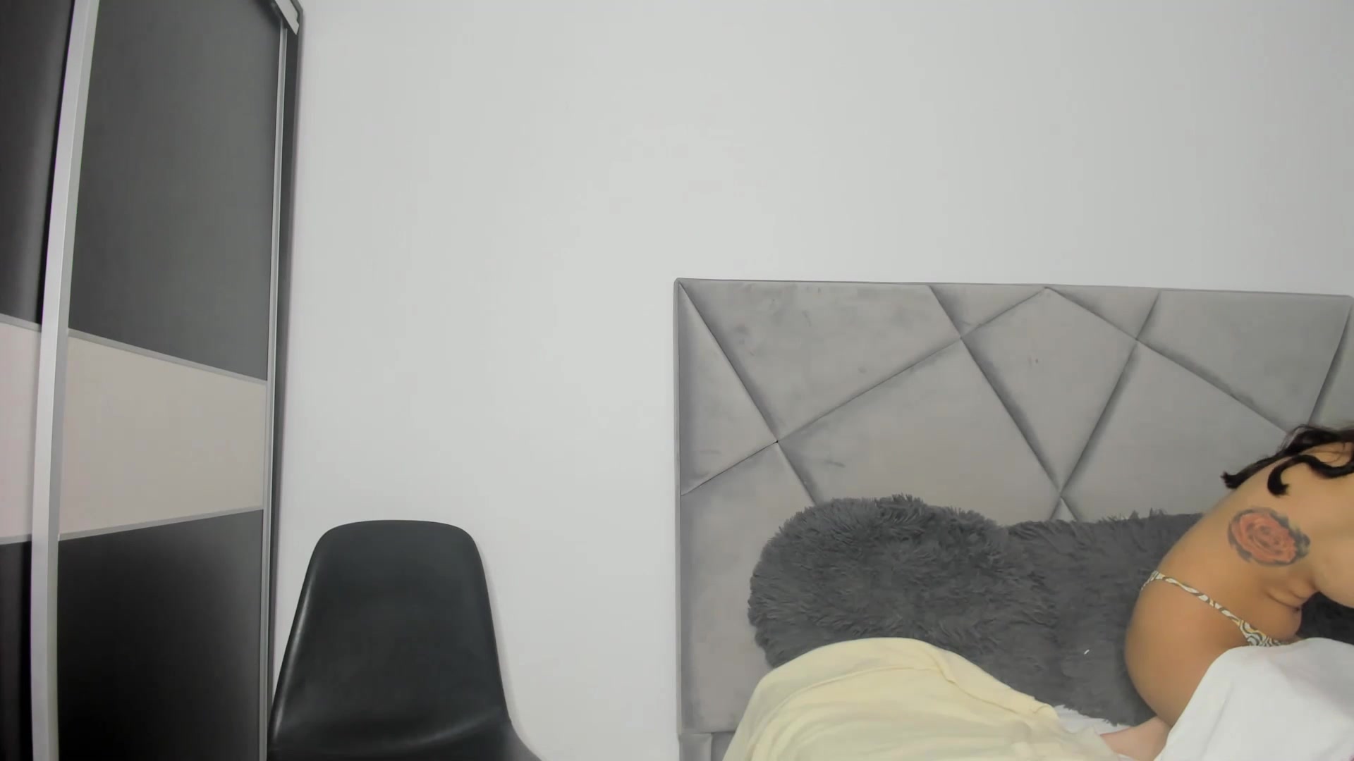 Gallery image thumbnail from BlueEyesLexy's myfreecams stream on, 01/04/2026, 14:43 image 16 of 20