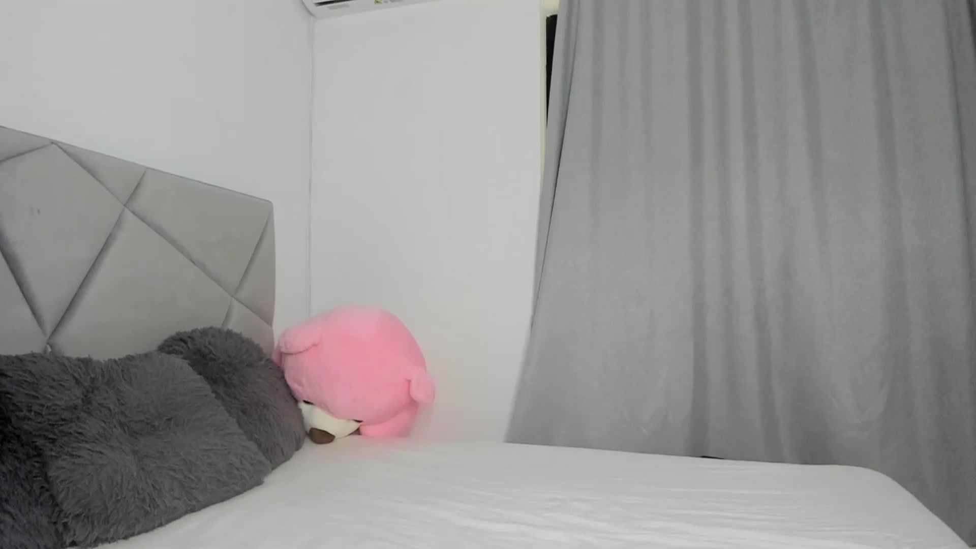 Gallery image thumbnail from BlueEyesLexy's myfreecams stream on, 01/06/2026, 09:47 image 7 of 20