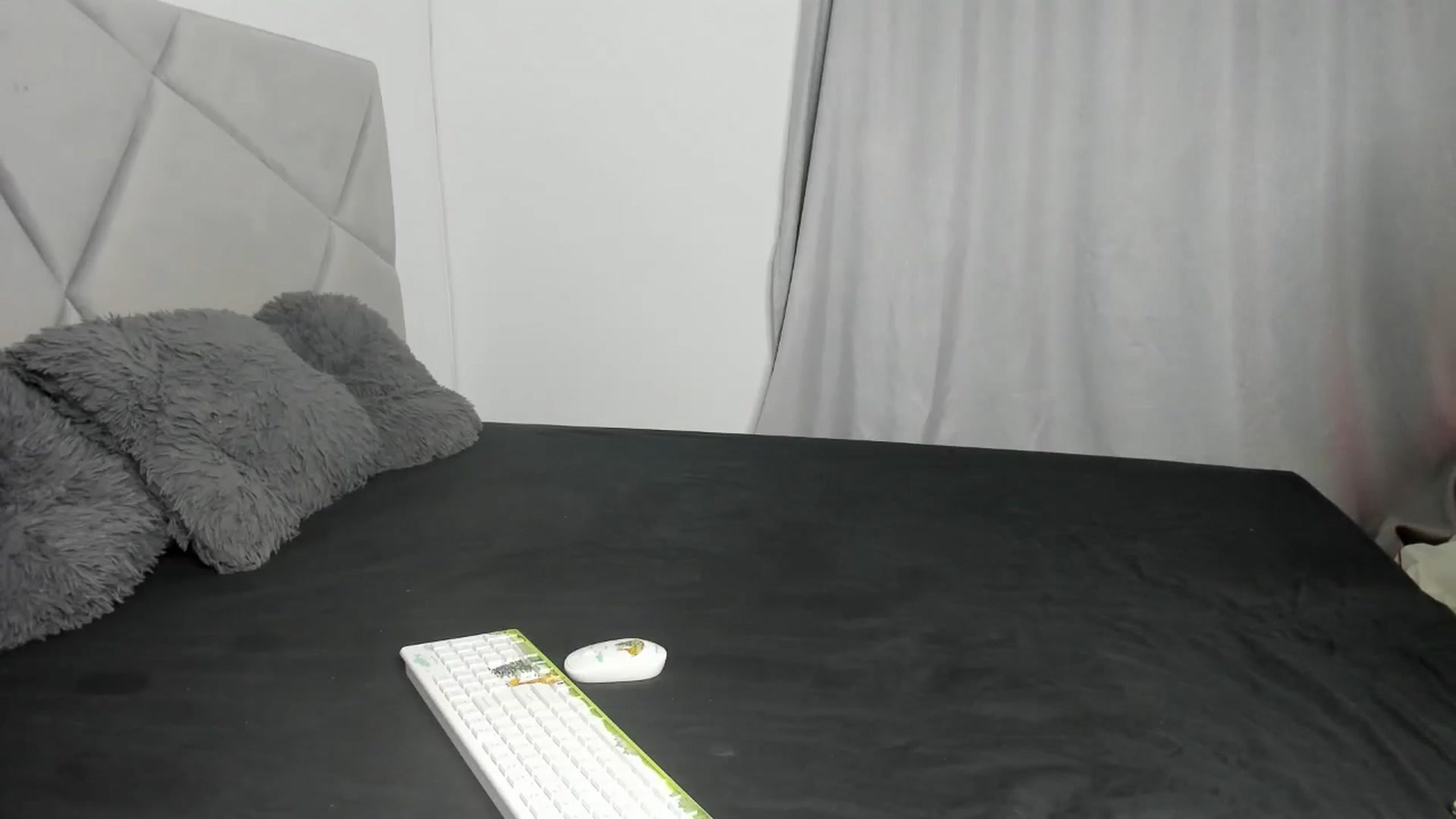 Gallery image thumbnail from BlueEyesLexy's myfreecams stream on, 01/09/2026, 08:41 image 13 of 20