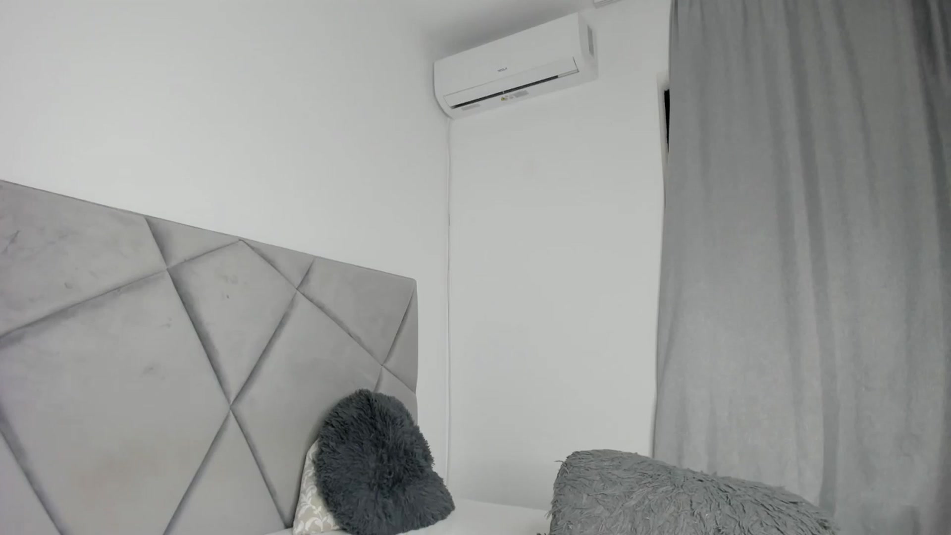 Gallery image thumbnail from BlueEyesLexy's myfreecams stream on, 02/04/2026, 16:04 image 12 of 20