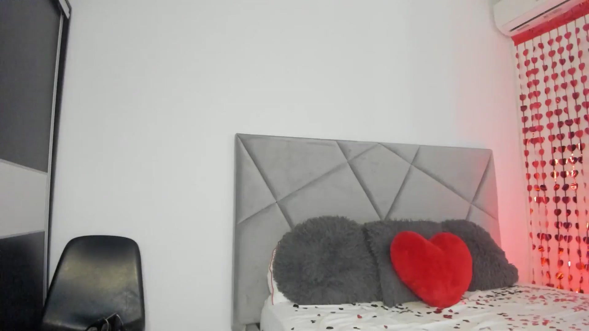 Gallery image thumbnail from BlueEyesLexy's myfreecams stream on, 02/14/2026, 11:16 image 7 of 20