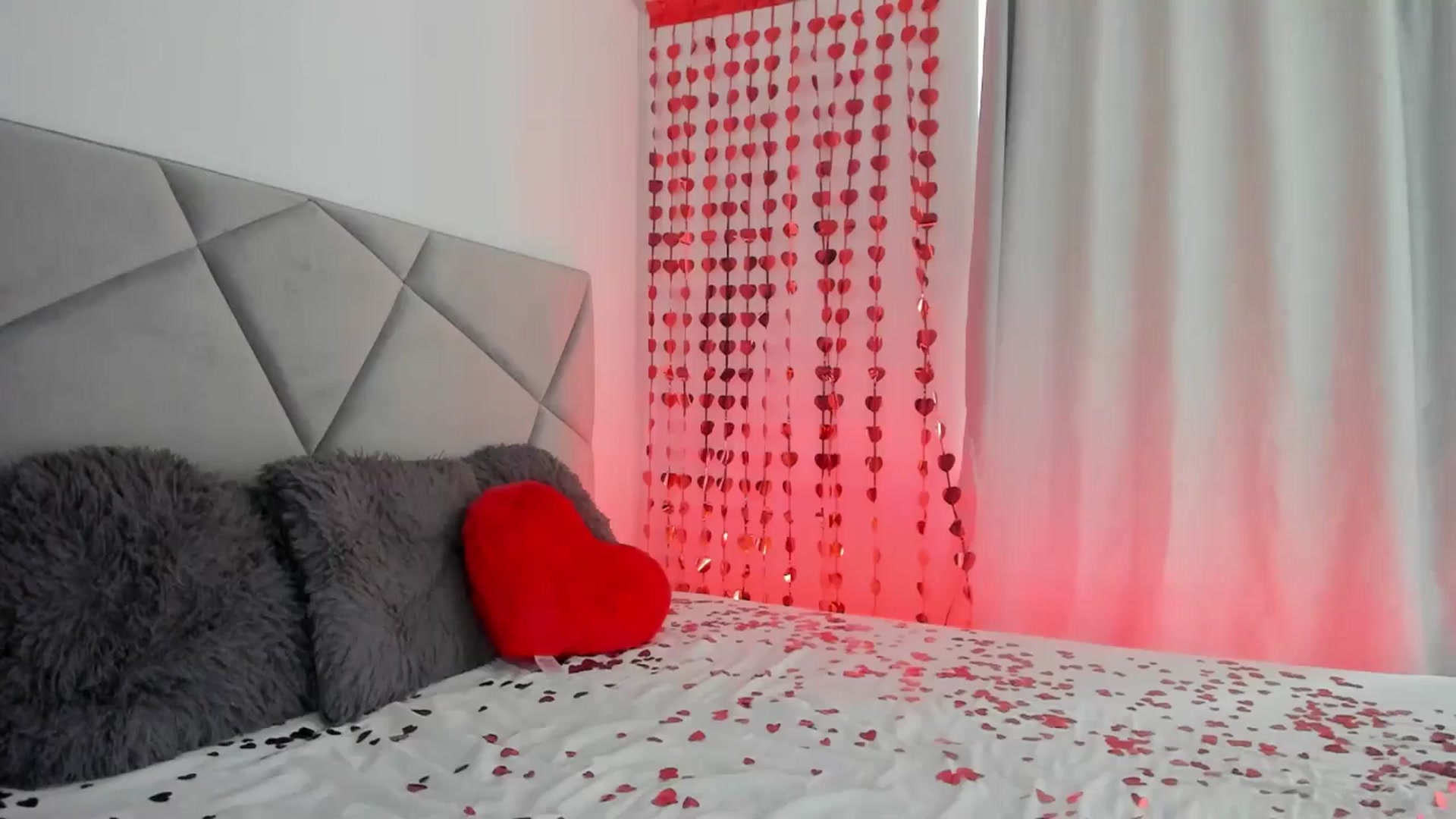 Gallery image thumbnail from BlueEyesLexy's myfreecams stream on, 02/14/2026, 11:16 image 19 of 20