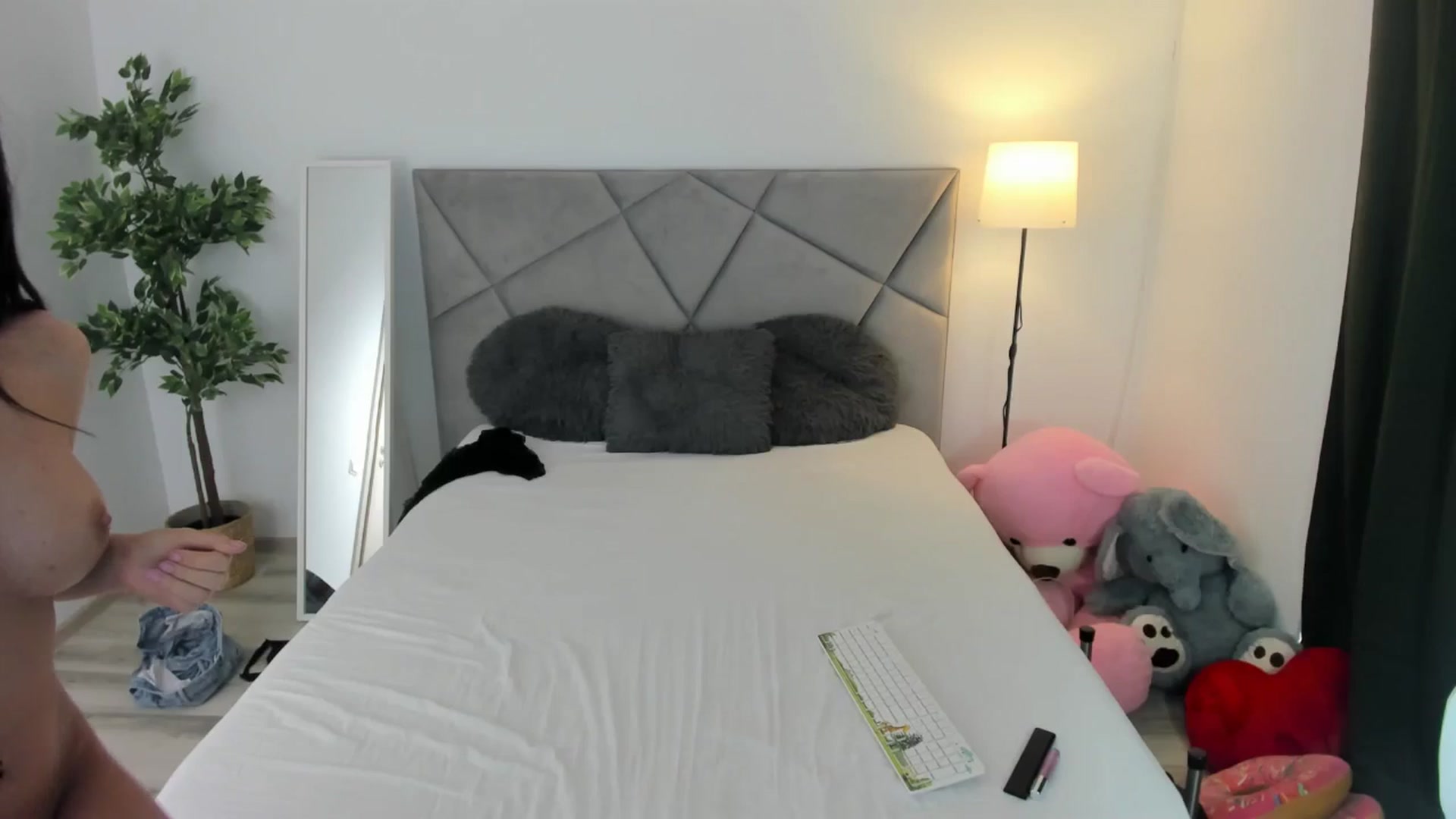 Gallery image thumbnail from BlueEyesLexy's myfreecams stream on, 04/07/2026, 08:01 image 20 of 20