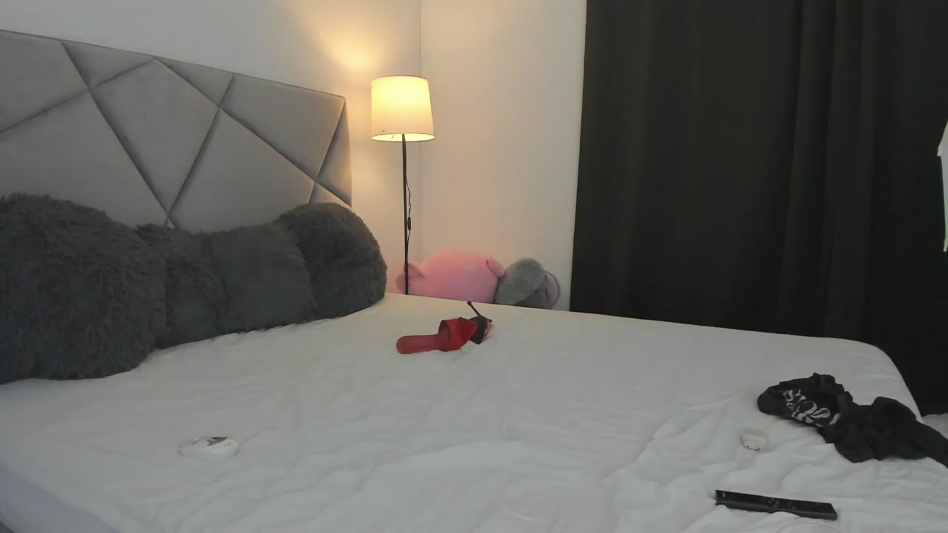 Gallery image thumbnail from BlueEyesLexy's myfreecams stream on, 04/18/2026, 12:43 image 16 of 20