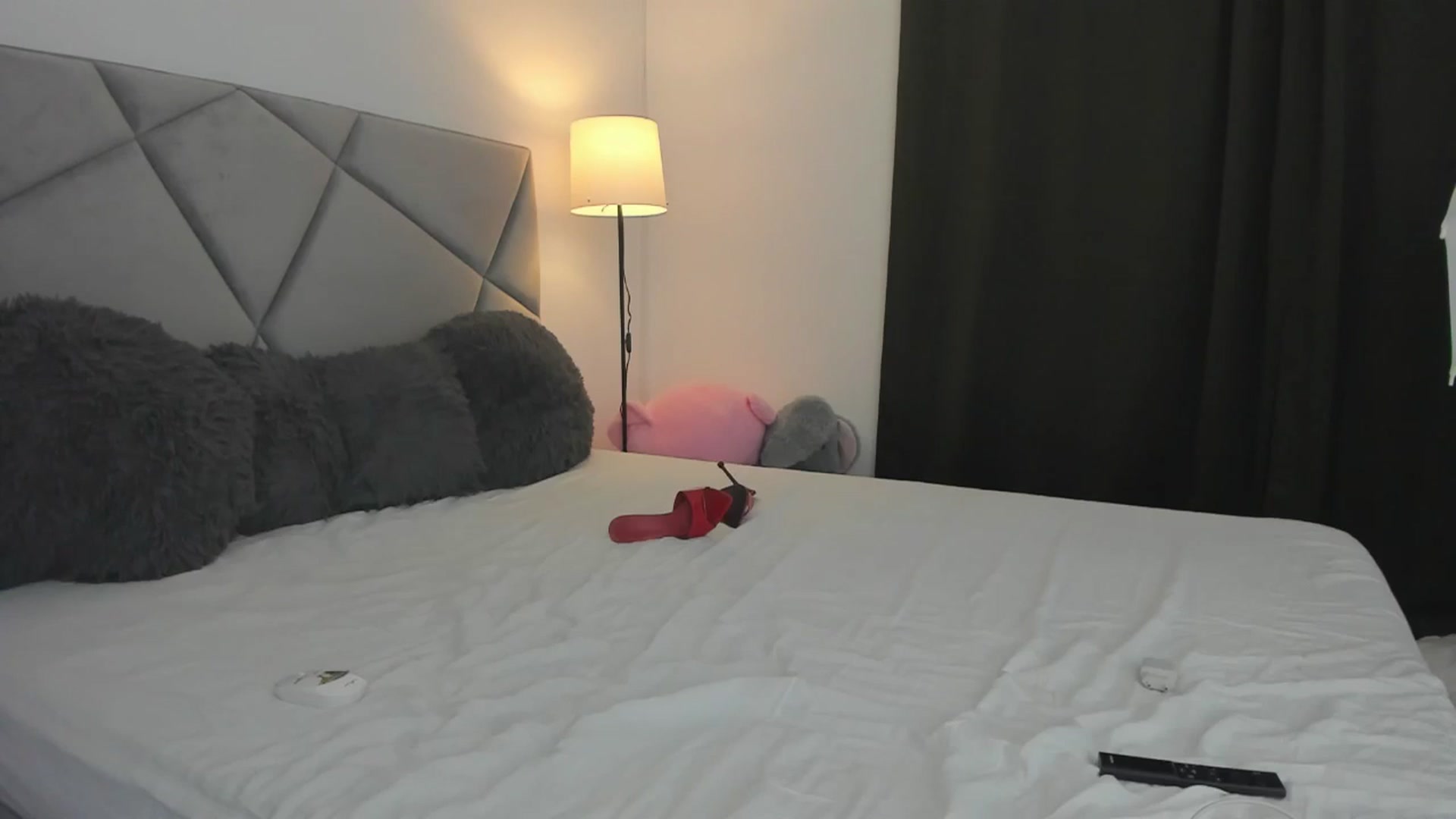 Gallery image thumbnail from BlueEyesLexy's myfreecams stream on, 04/18/2026, 12:43 image 15 of 20