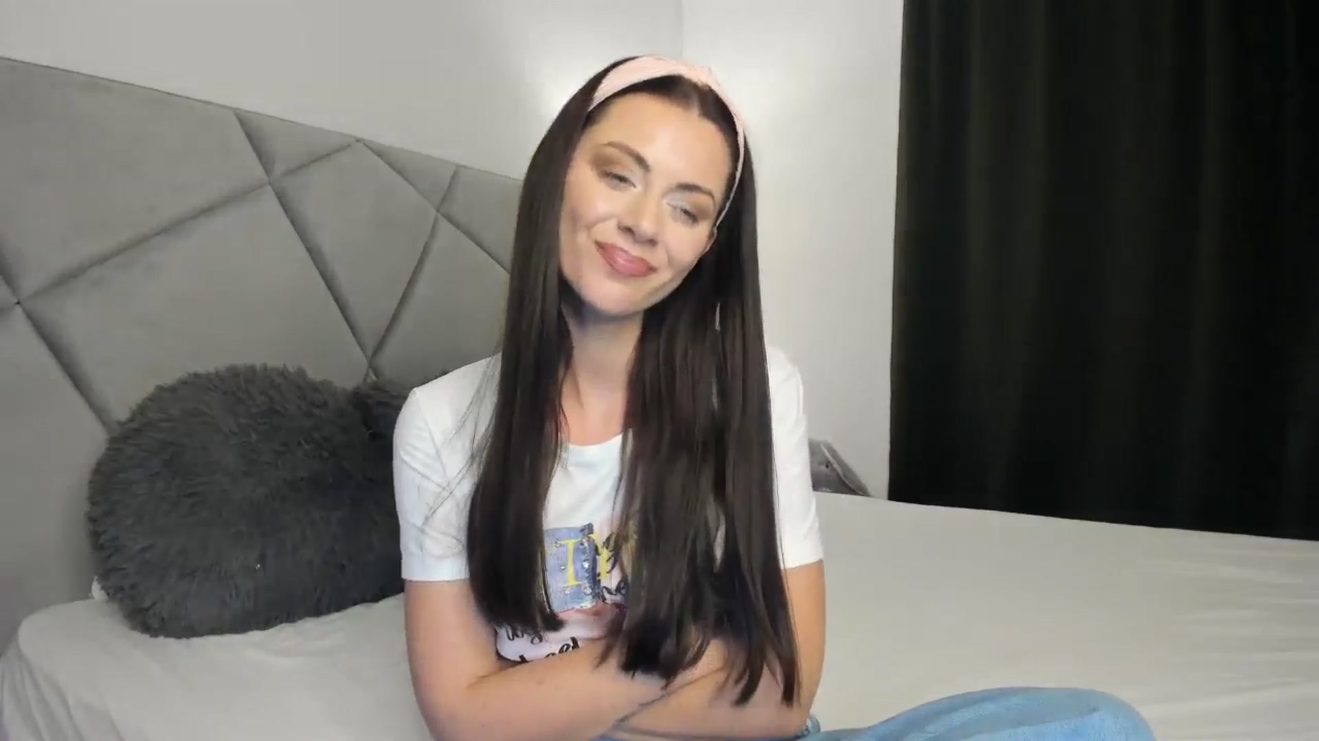 Gallery image thumbnail from BlueEyesLexy's myfreecams stream on, 04/22/2026, 12:06 image 10 of 20