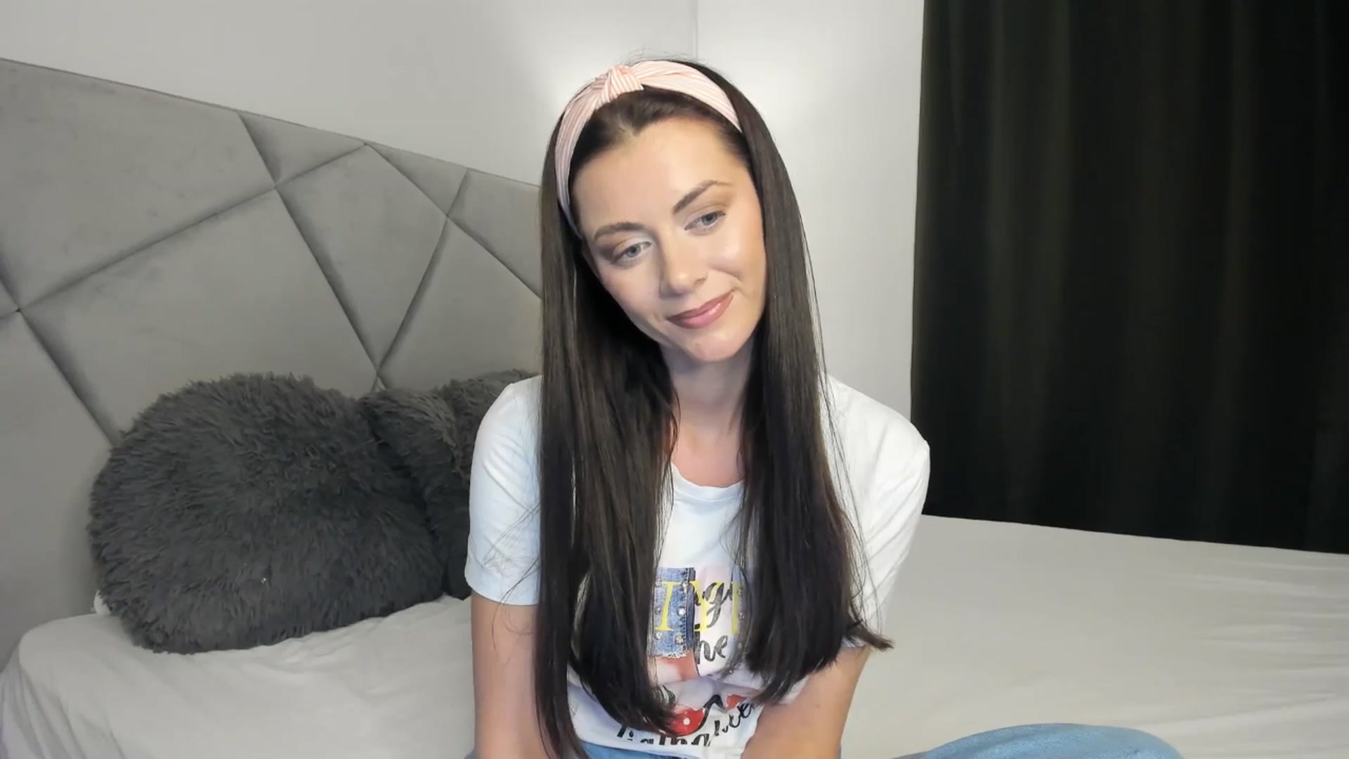 Gallery image thumbnail from BlueEyesLexy's myfreecams stream on, 04/22/2026, 12:06 image 11 of 20