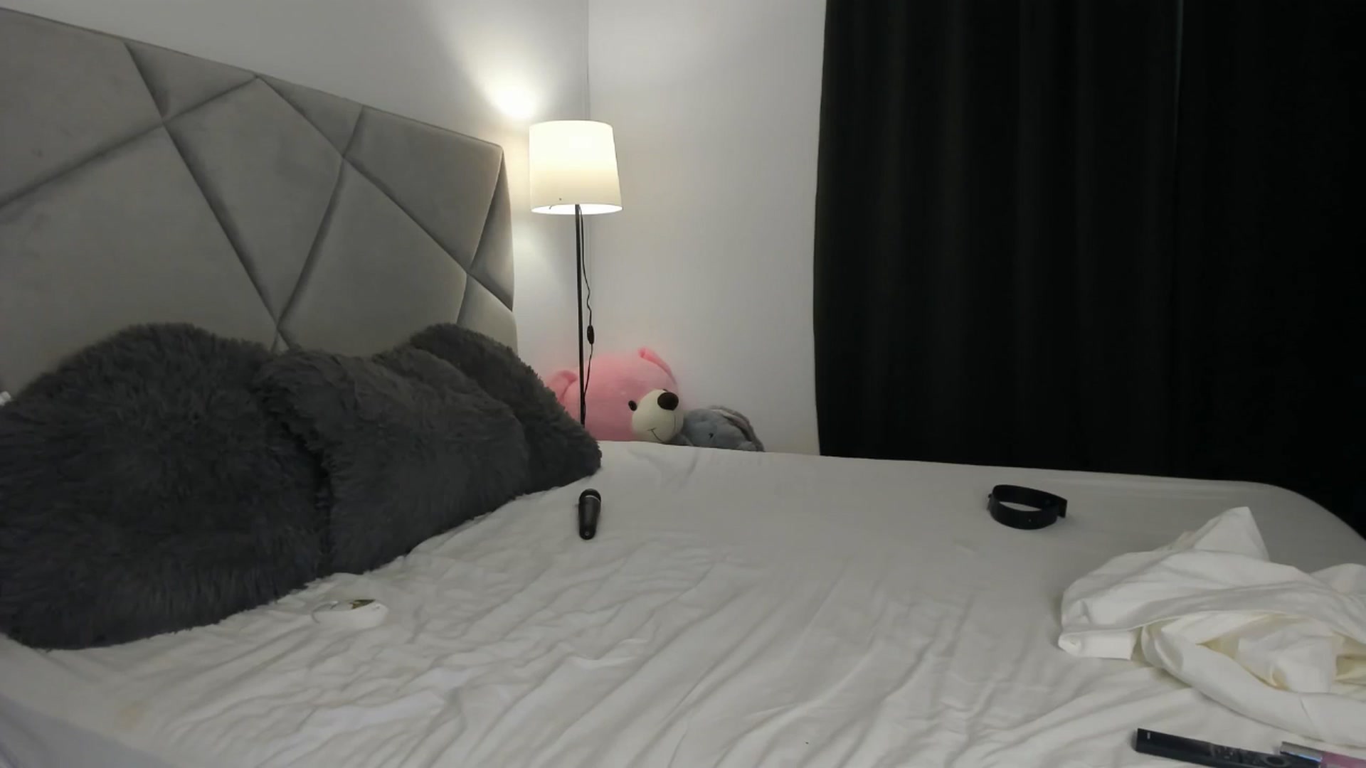 Gallery image thumbnail from BlueEyesLexy's myfreecams stream on, 04/24/2026, 10:22 image 16 of 20