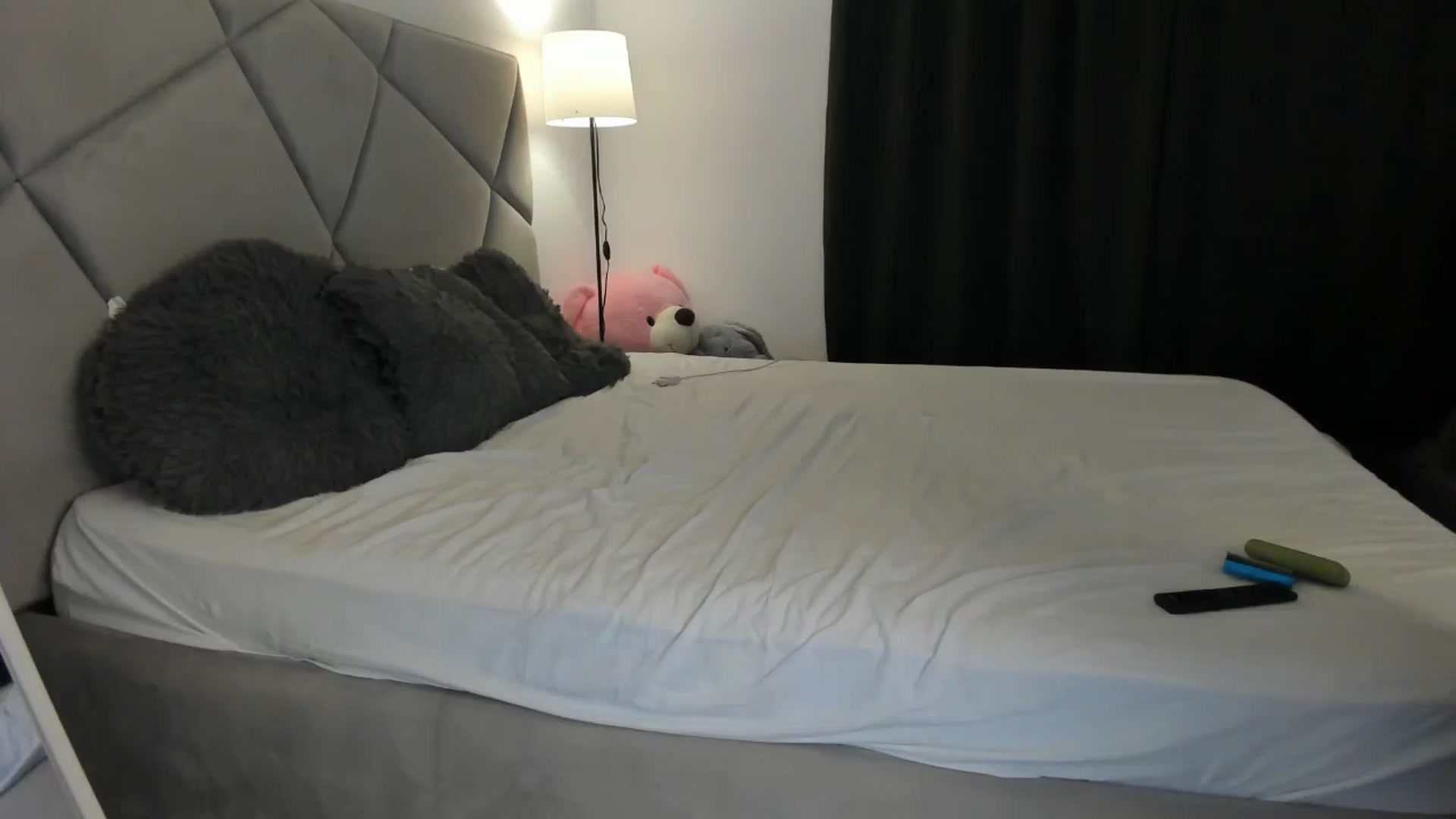 Gallery image thumbnail from BlueEyesLexy's myfreecams stream on, 04/24/2026, 11:43 image 17 of 20