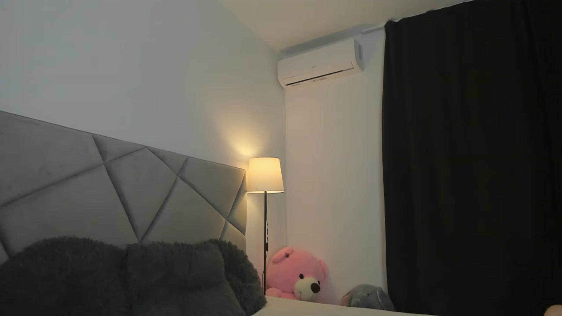 Gallery image thumbnail from BlueEyesLexy's myfreecams stream on, 05/16/2026, 13:15 image 18 of 20