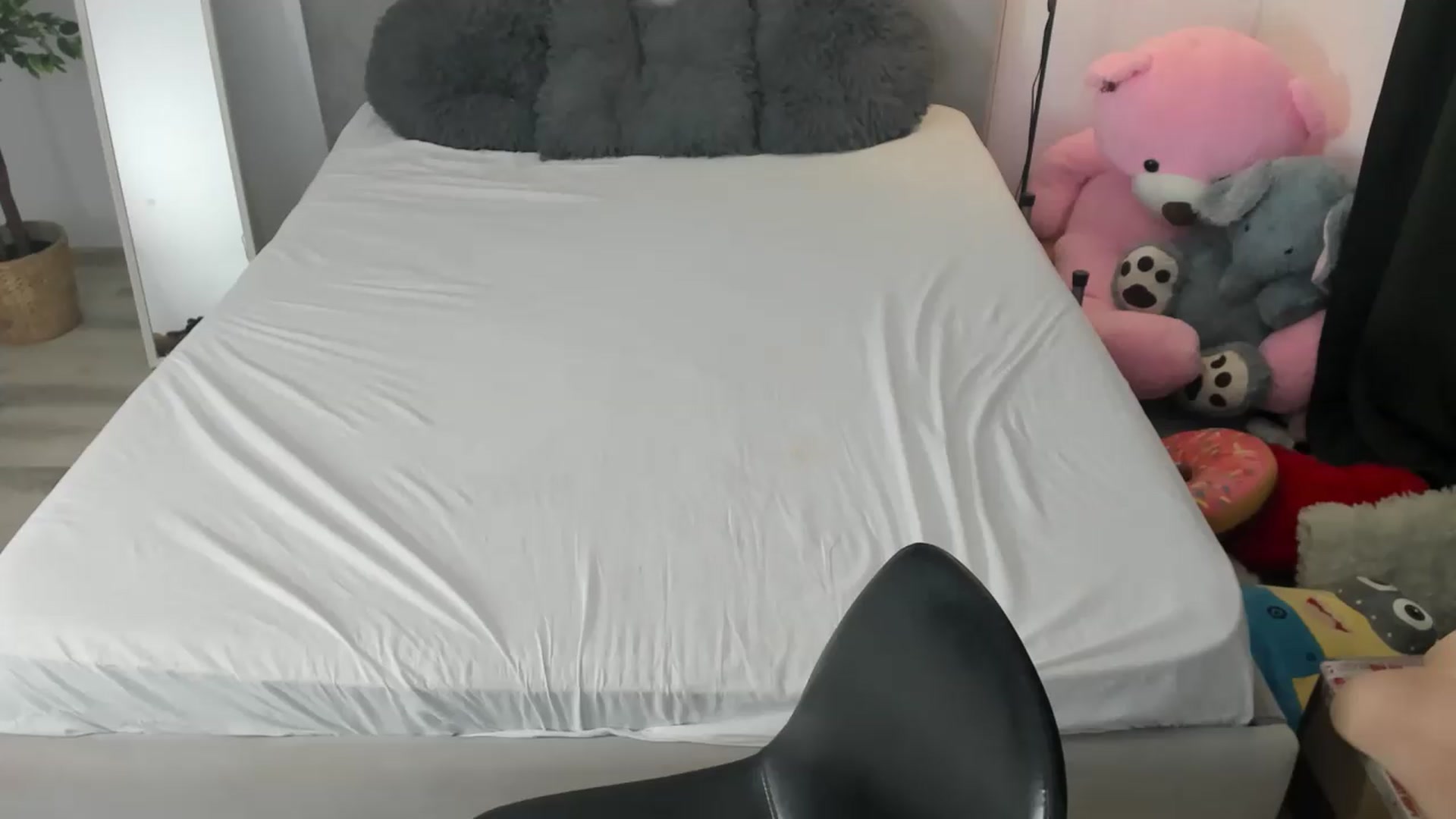 Gallery image thumbnail from BlueEyesLexy's myfreecams stream on, 06/10/2026, 12:59 image 2 of 20