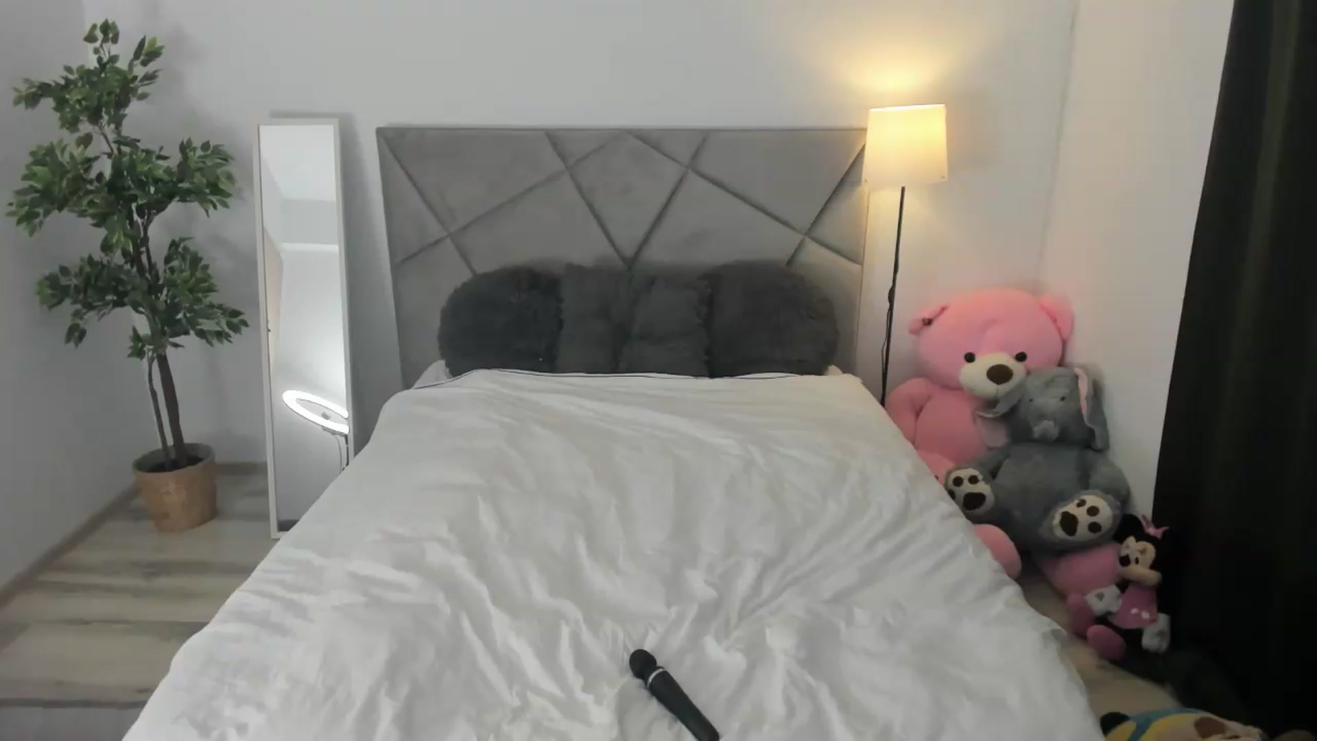 Gallery image thumbnail from BlueEyesLexy's myfreecams stream on, 06/11/2026, 09:54 image 7 of 20