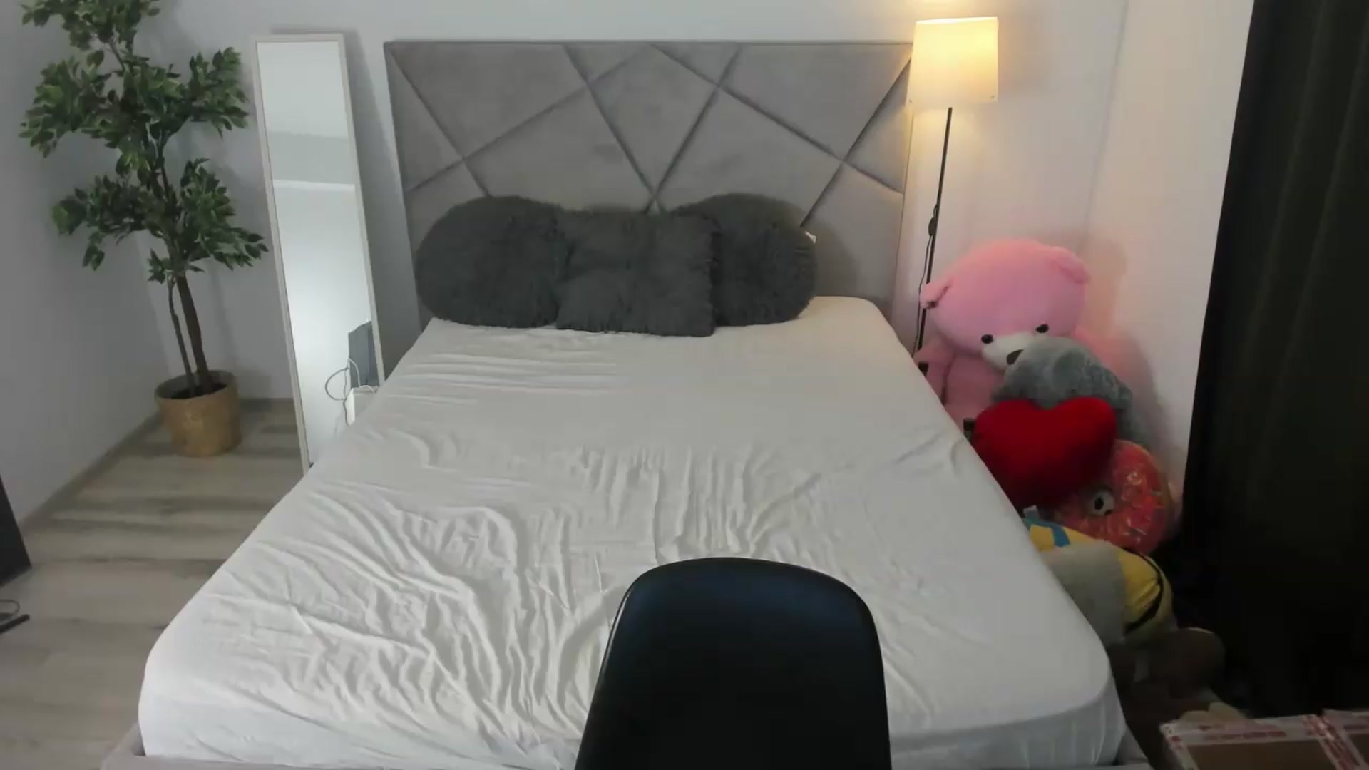 Gallery image thumbnail from BlueEyesLexy's myfreecams stream on, 06/14/2026, 10:56 image 2 of 20