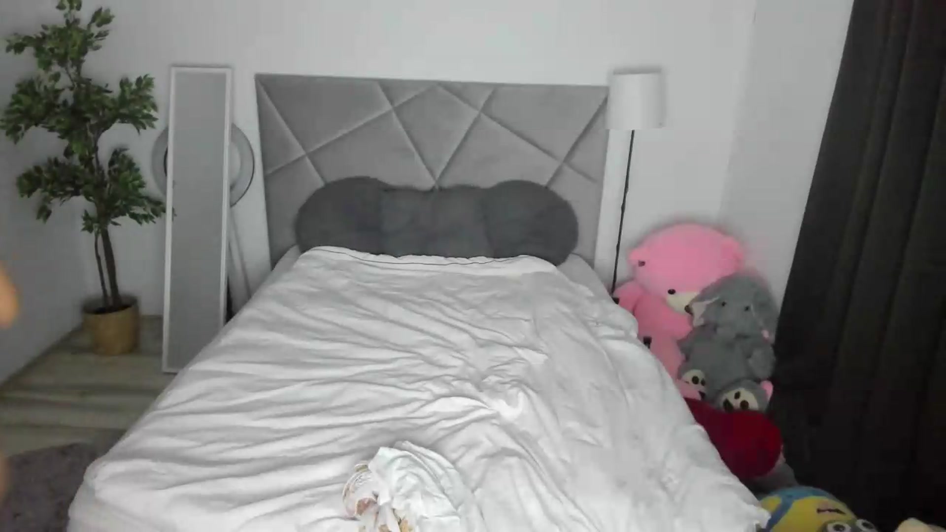 Gallery image thumbnail from BlueEyesLexy's myfreecams stream on, 06/16/2026, 11:05 image 20 of 20