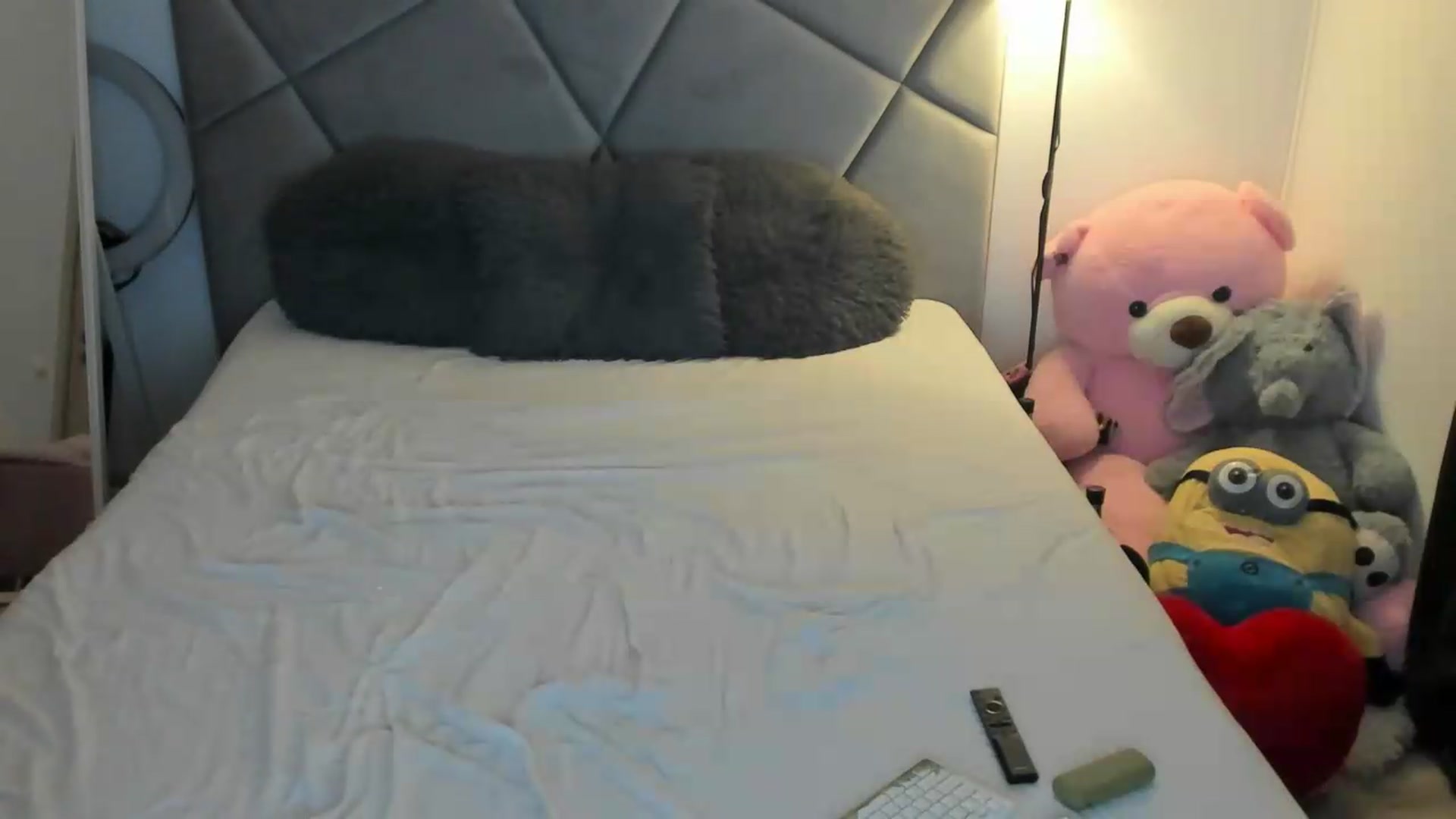 Gallery image thumbnail from BlueEyesLexy's myfreecams stream on, 06/20/2026, 12:03 image 13 of 20