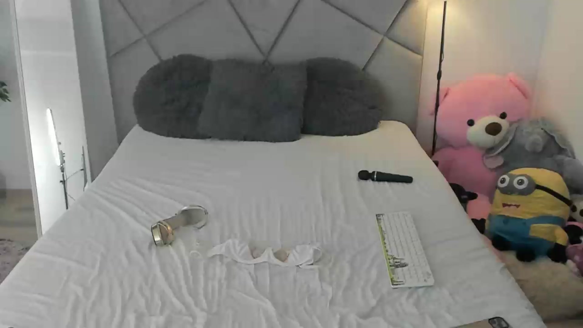 Gallery image thumbnail from BlueEyesLexy's myfreecams stream on, 07/02/2026, 10:32 image 19 of 20