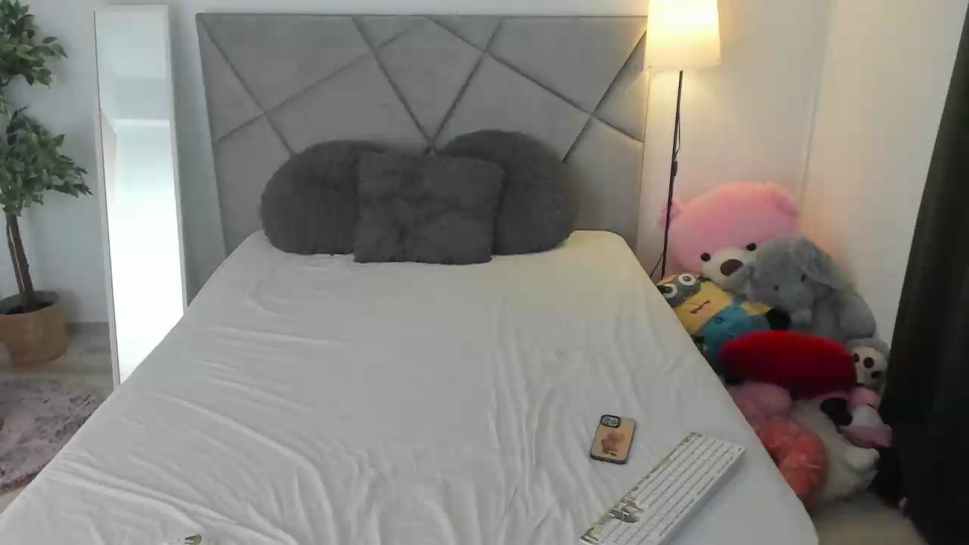 Gallery image thumbnail from BlueEyesLexy's myfreecams stream on, 07/04/2026, 09:59 image 14 of 20