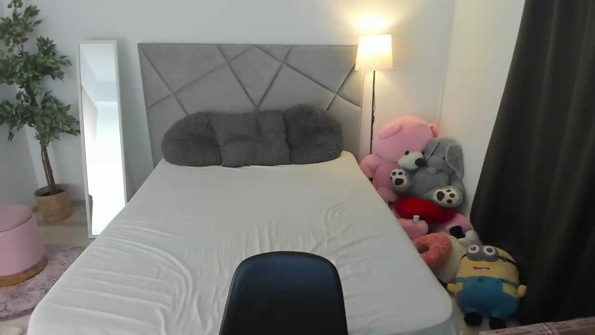 Gallery image thumbnail from BlueEyesLexy's myfreecams stream on, 07/07/2026, 09:52 image 19 of 20