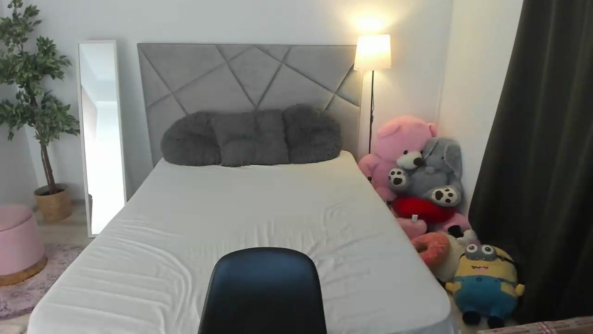 Gallery image thumbnail from BlueEyesLexy's myfreecams stream on, 07/07/2026, 09:52 image 17 of 20