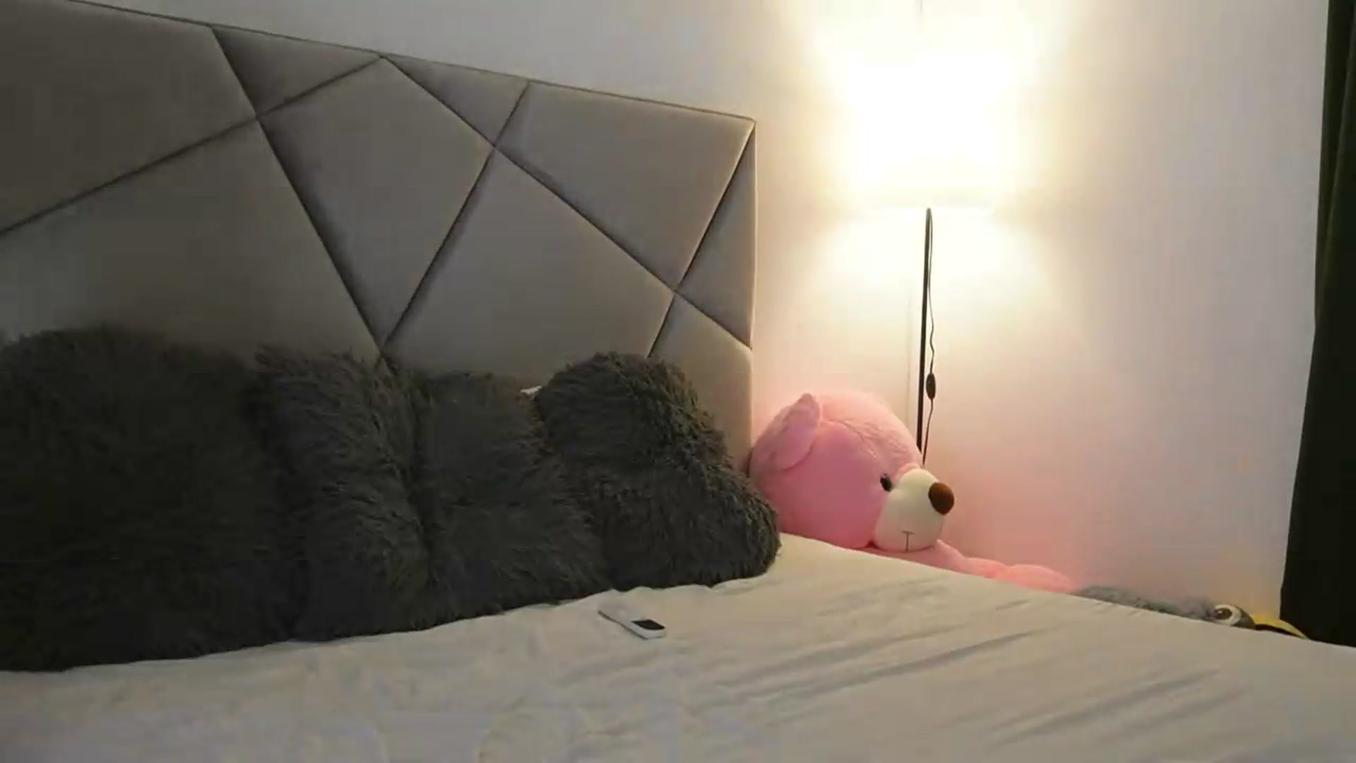 Gallery image thumbnail from BlueEyesLexy's myfreecams stream on, 07/20/2026, 11:08 image 16 of 20