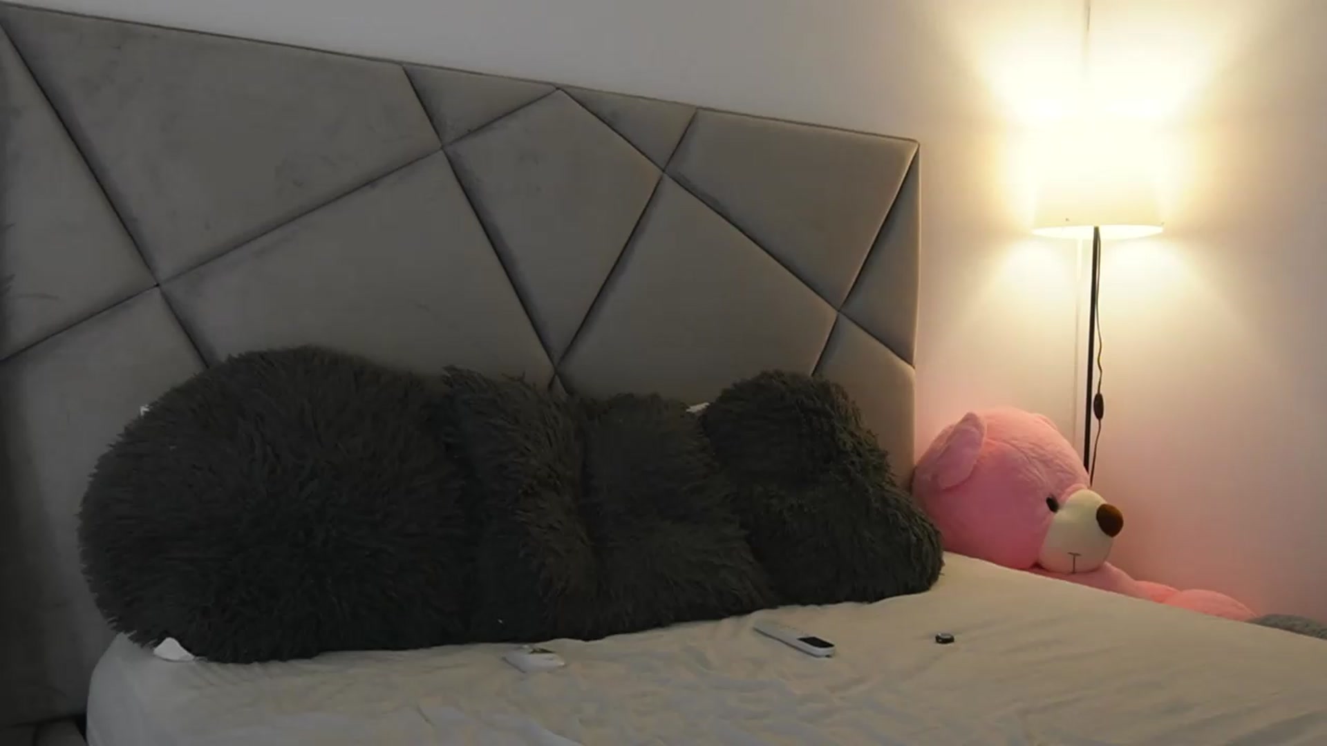 Gallery image thumbnail from BlueEyesLexy's myfreecams stream on, 07/20/2026, 13:31 image 6 of 20