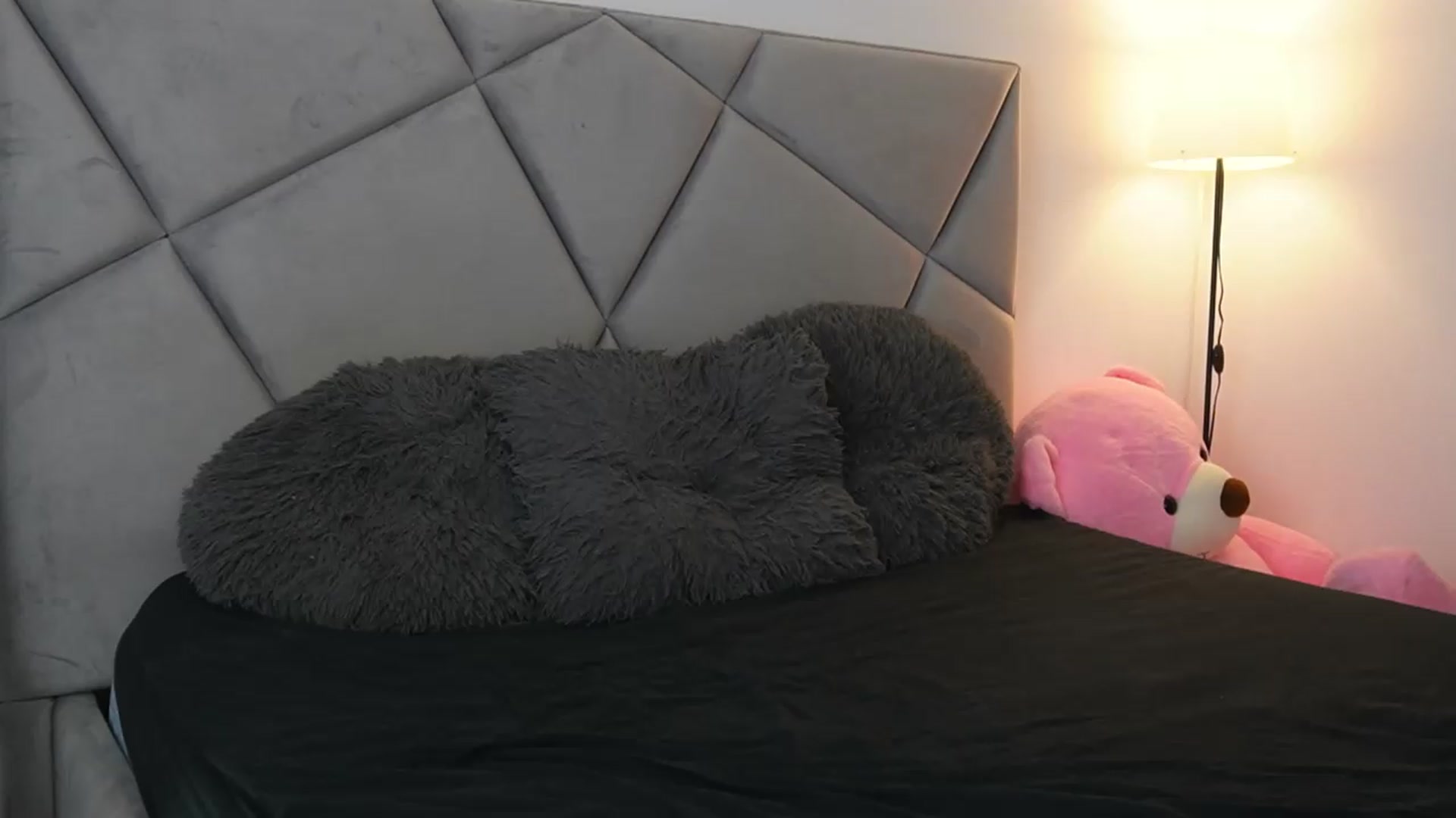 Gallery image thumbnail from BlueEyesLexy's myfreecams stream on, 07/26/2026, 09:40 image 5 of 20