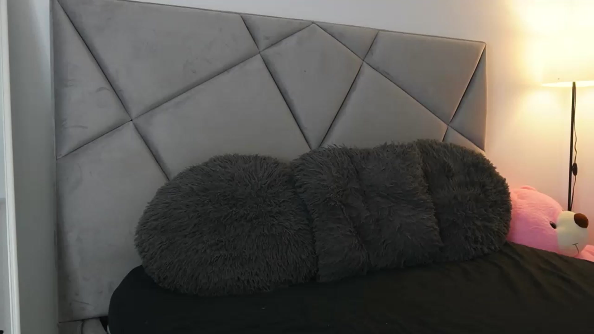 Gallery image thumbnail from BlueEyesLexy's myfreecams stream on, 07/28/2026, 09:07 image 4 of 20