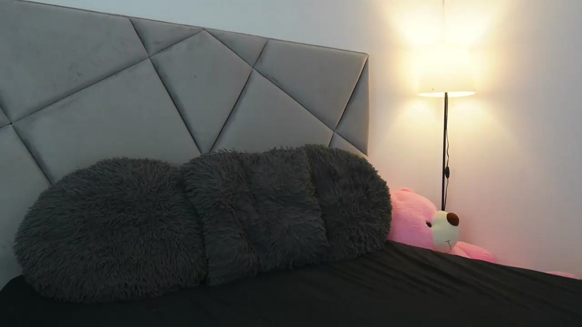 Gallery image thumbnail from BlueEyesLexy's myfreecams stream on, 07/28/2026, 09:07 image 1 of 20