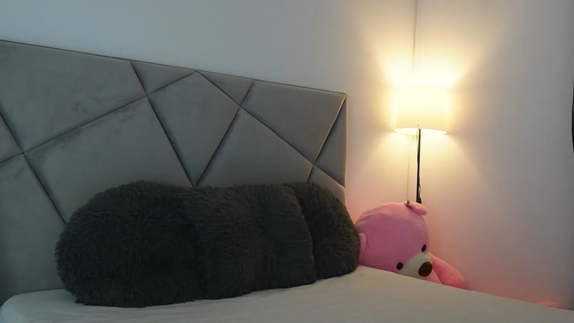 Gallery image thumbnail from BlueEyesLexy's myfreecams stream on, 08/21/2026, 09:35 image 12 of 20