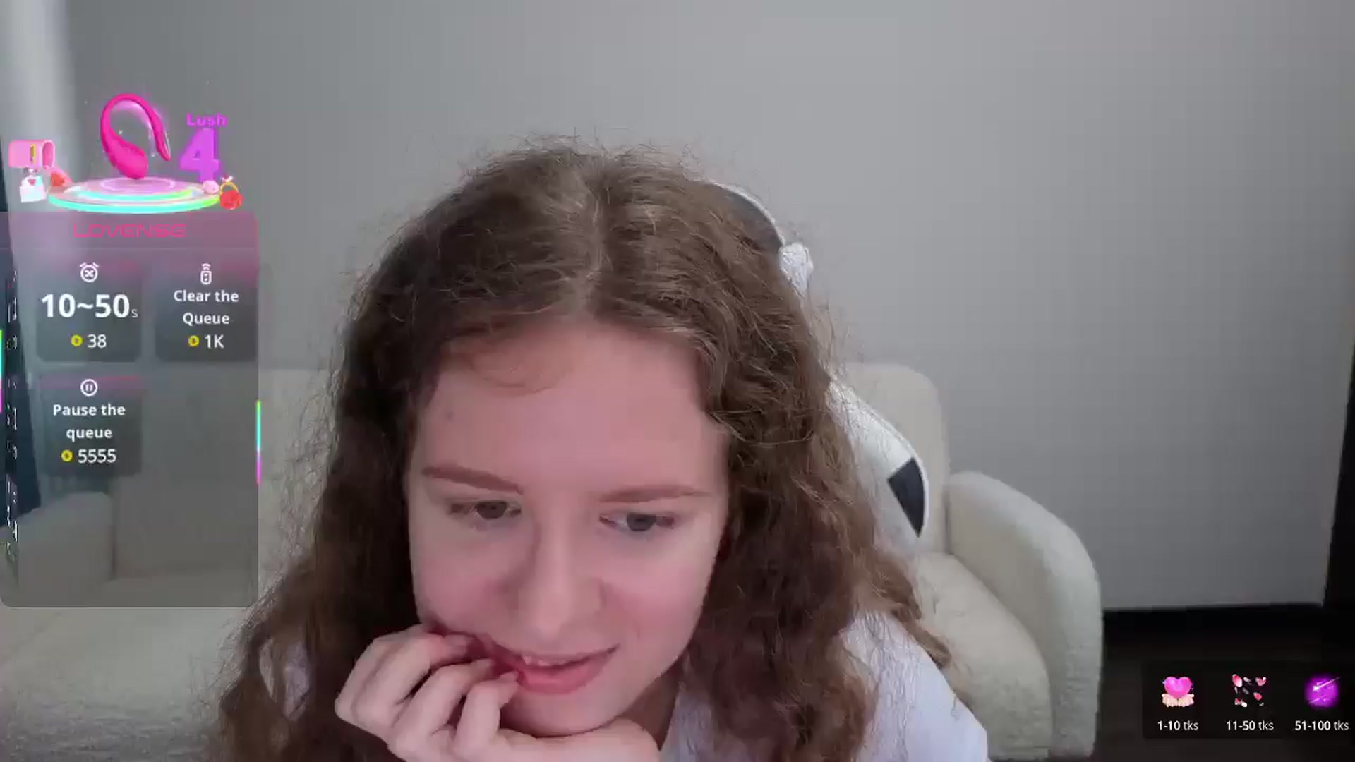 Gallery image thumbnail from BlueFlowerr's myfreecams stream on, 07/14/2025, 15:38 image 19 of 20