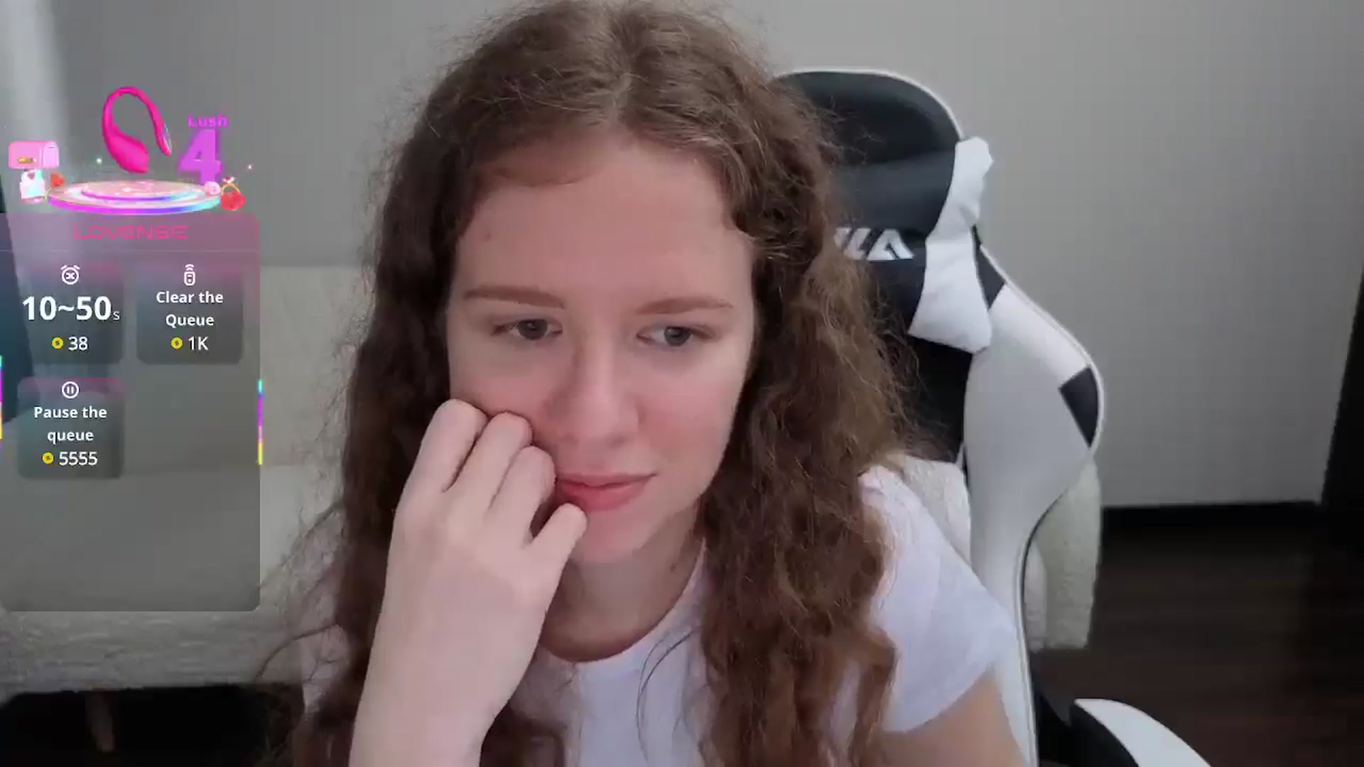 Gallery image thumbnail from BlueFlowerr's myfreecams stream on, 07/14/2025, 15:38 image 14 of 20