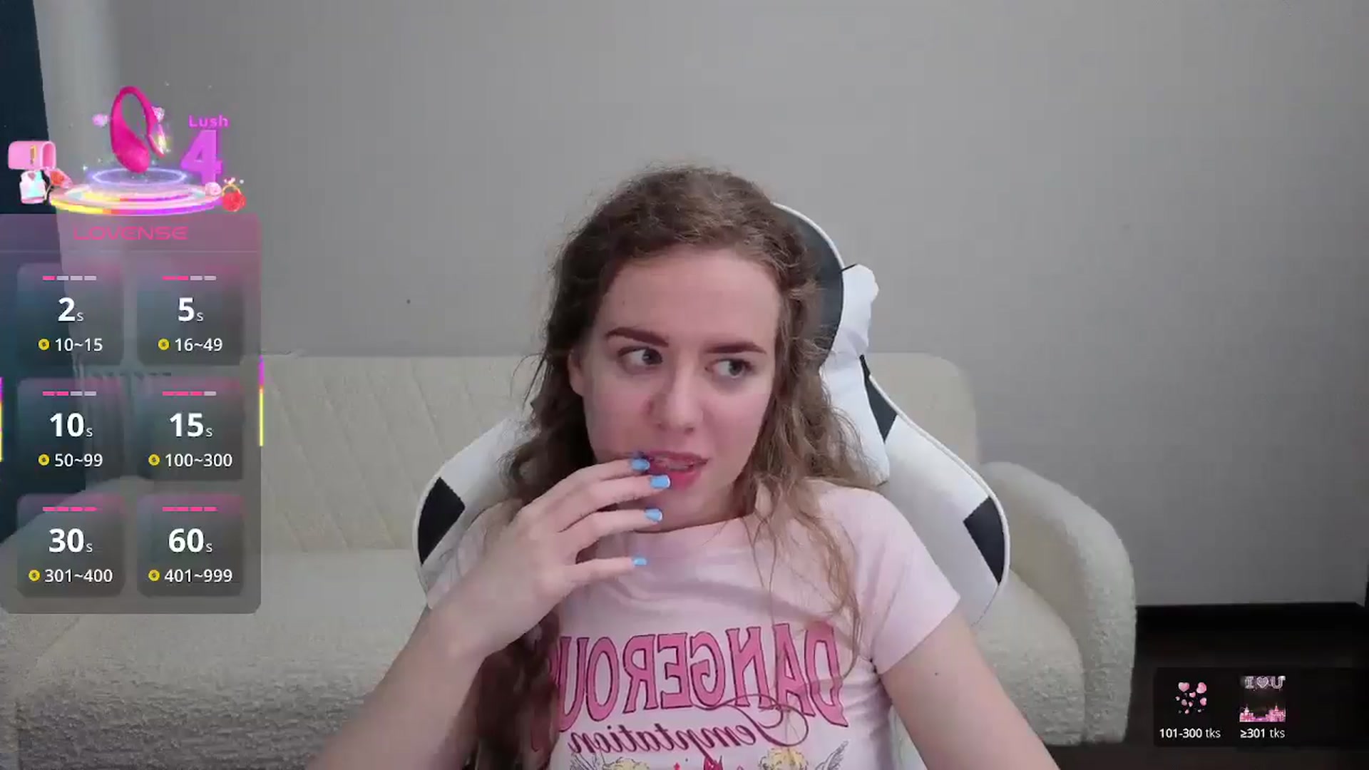 Gallery image thumbnail from BlueFlowerr's myfreecams stream on, 07/15/2025, 16:51 image 16 of 20