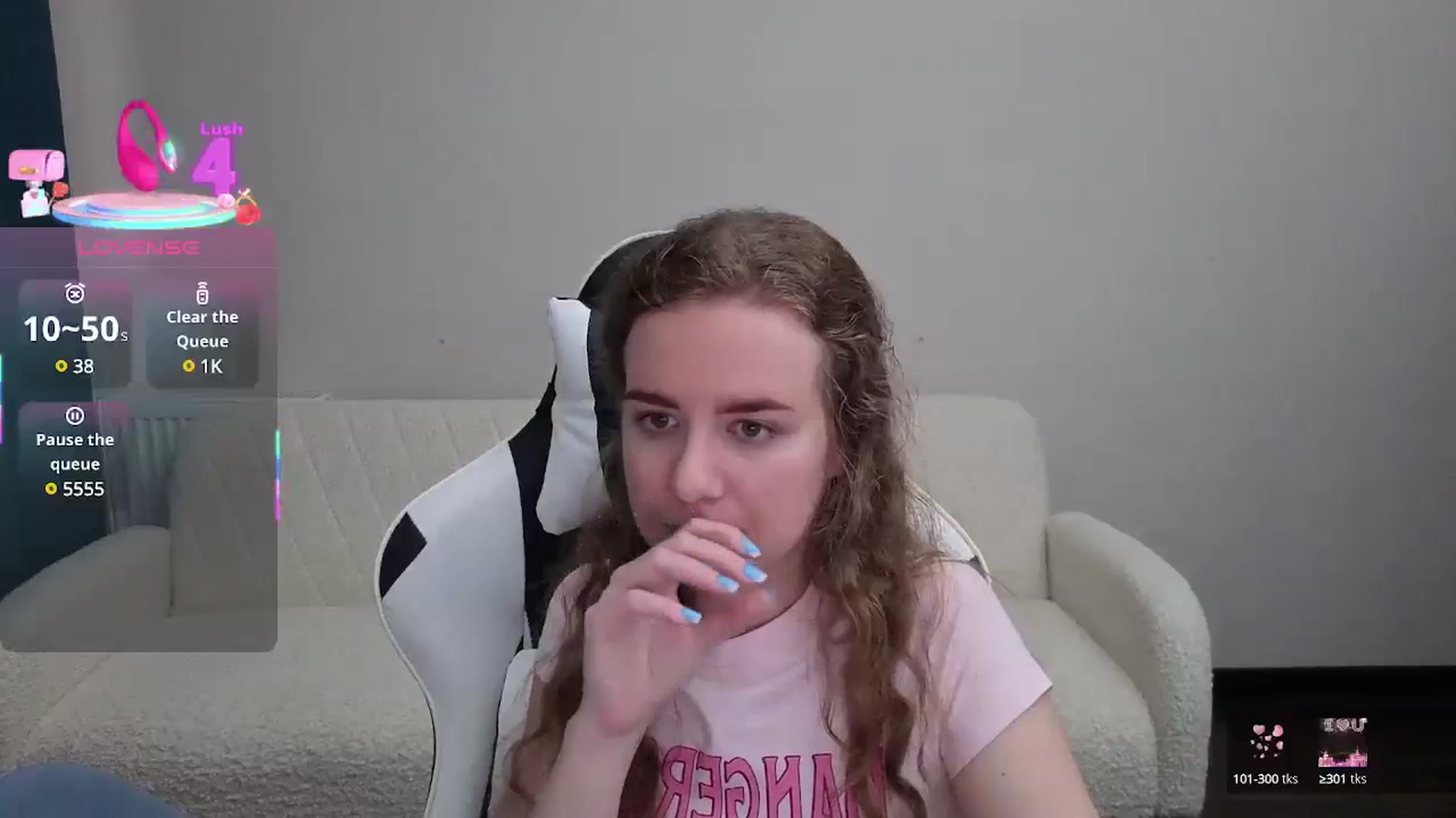 Gallery image thumbnail from BlueFlowerr's myfreecams stream on, 07/15/2025, 18:20 image 5 of 20