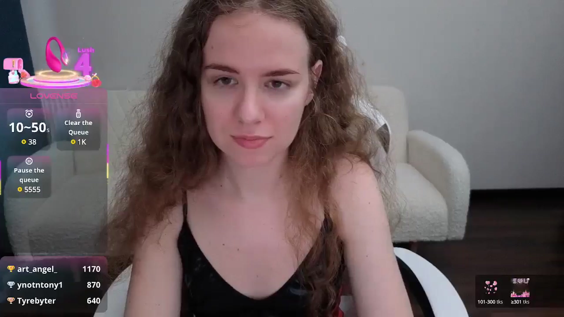 Gallery image thumbnail from BlueFlowerr's myfreecams stream on, 07/17/2025, 18:01 image 18 of 20