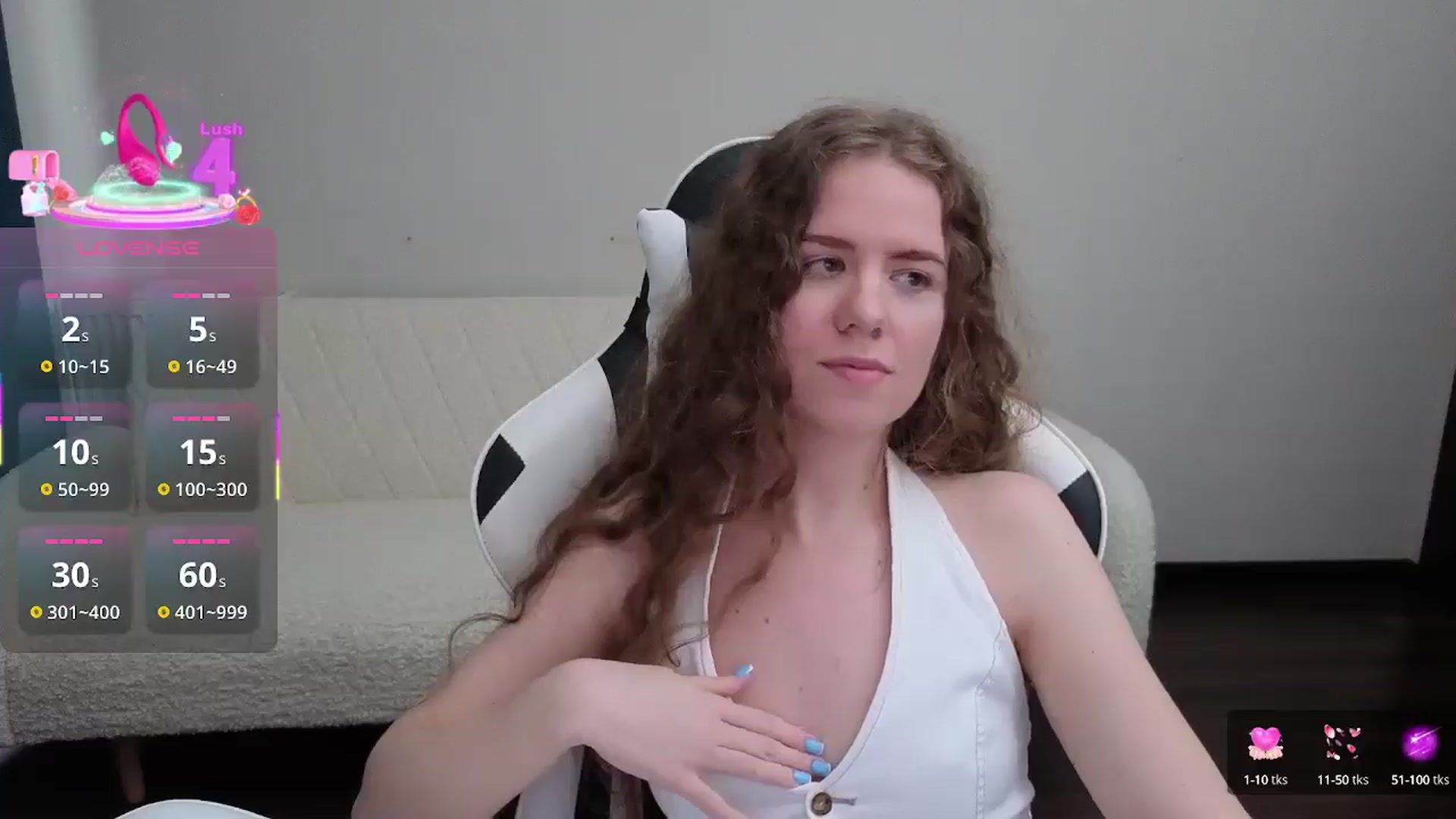Gallery image thumbnail from BlueFlowerr's myfreecams stream on, 07/19/2025, 17:30 image 17 of 20