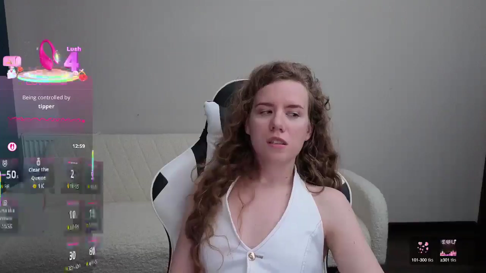 Gallery image thumbnail from BlueFlowerr's myfreecams stream on, 07/19/2025, 19:07 image 11 of 20