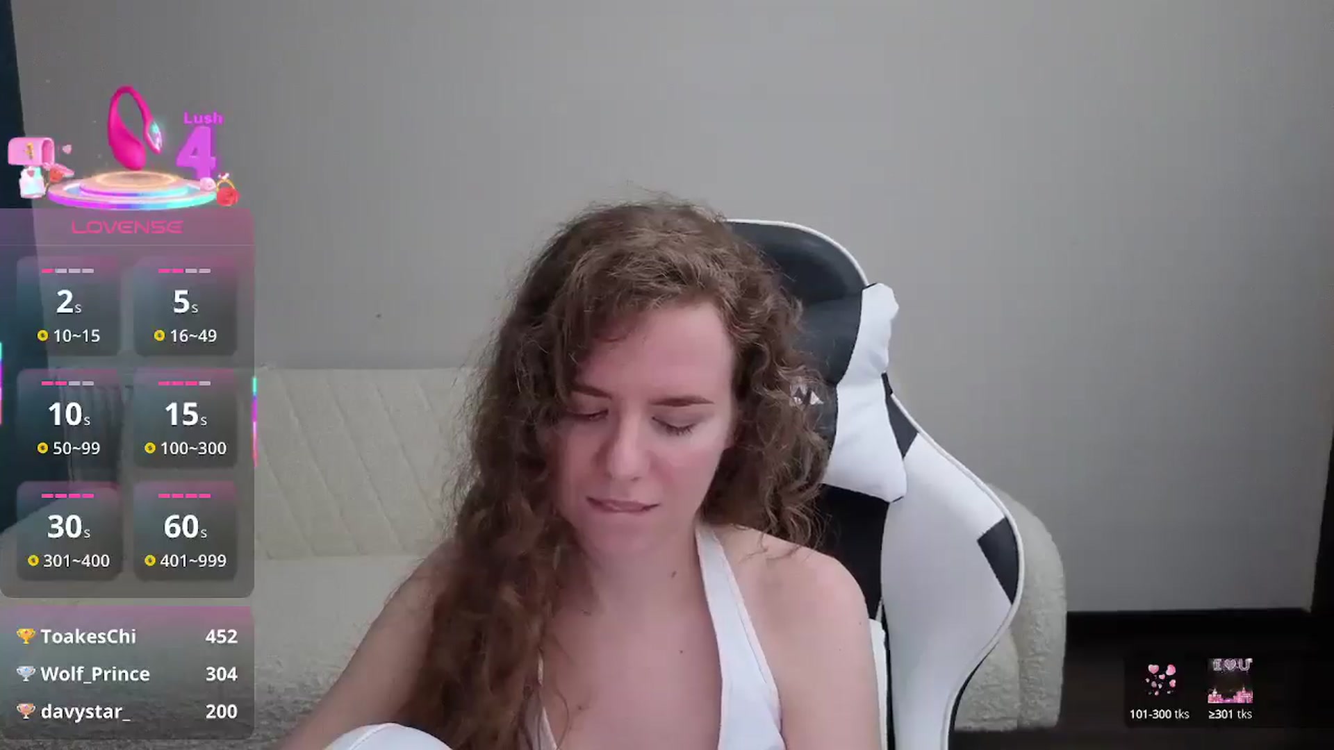 Gallery image thumbnail from BlueFlowerr's myfreecams stream on, 07/19/2025, 20:27 image 2 of 20