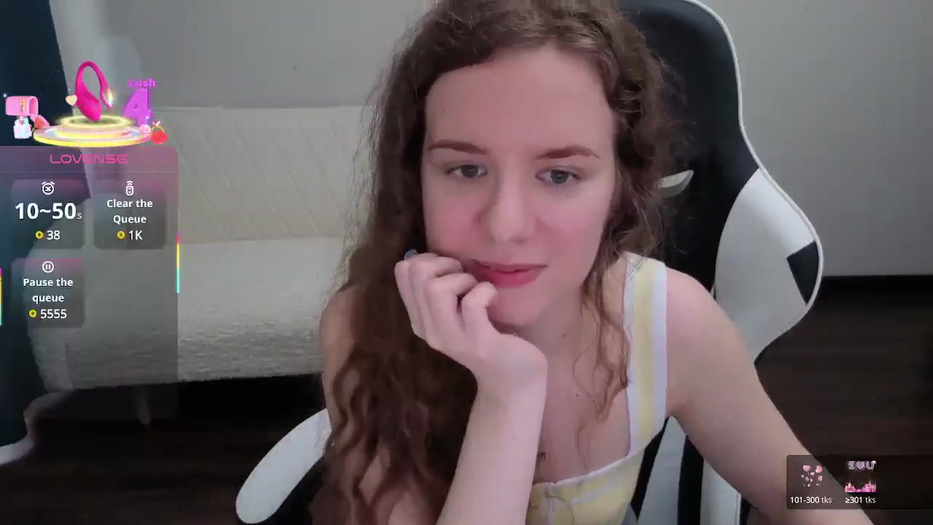 Gallery image thumbnail from BlueFlowerr's myfreecams stream on, 07/28/2025, 15:29 image 10 of 20